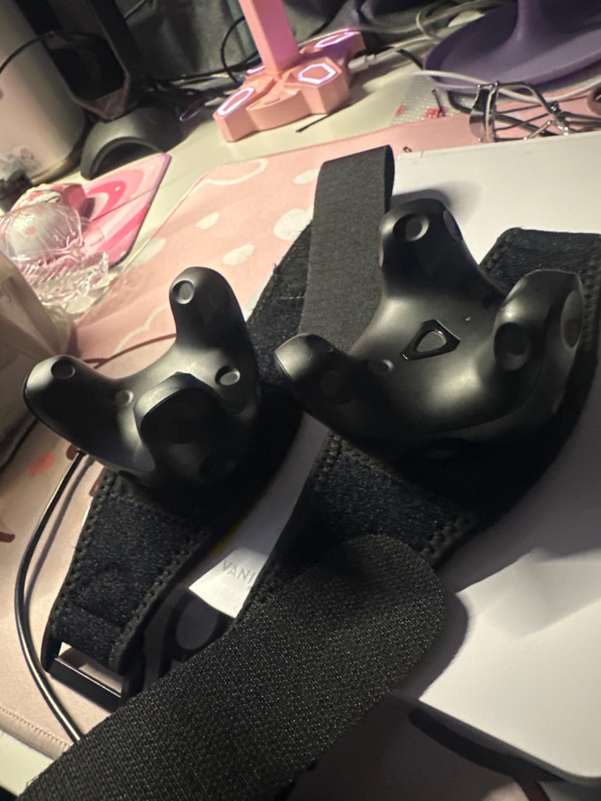 Skywin Vive Tracker Straps for HTC Vive, 3.0, 2.0, and Ultimate Trackers (1 Waist Belt, 2 Feet, 2 Hands, 2 Legs Bundle), Secure and Comfortable Full Body Tracking (Trackers Not Included) customer photo 1