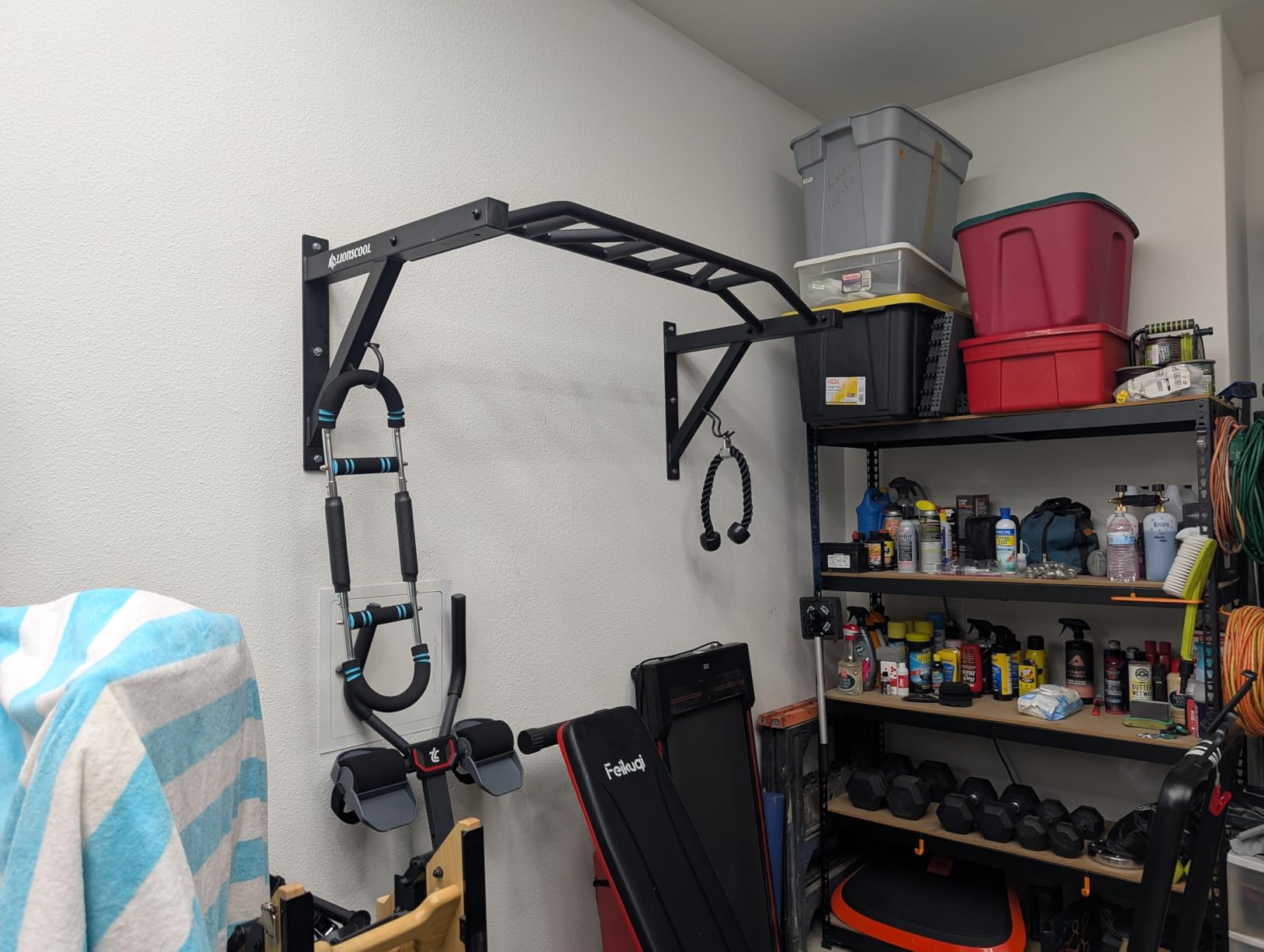 LIONSCOOL Multifunctional Wall Mounted Pull Up Bar with Pulley System, 48