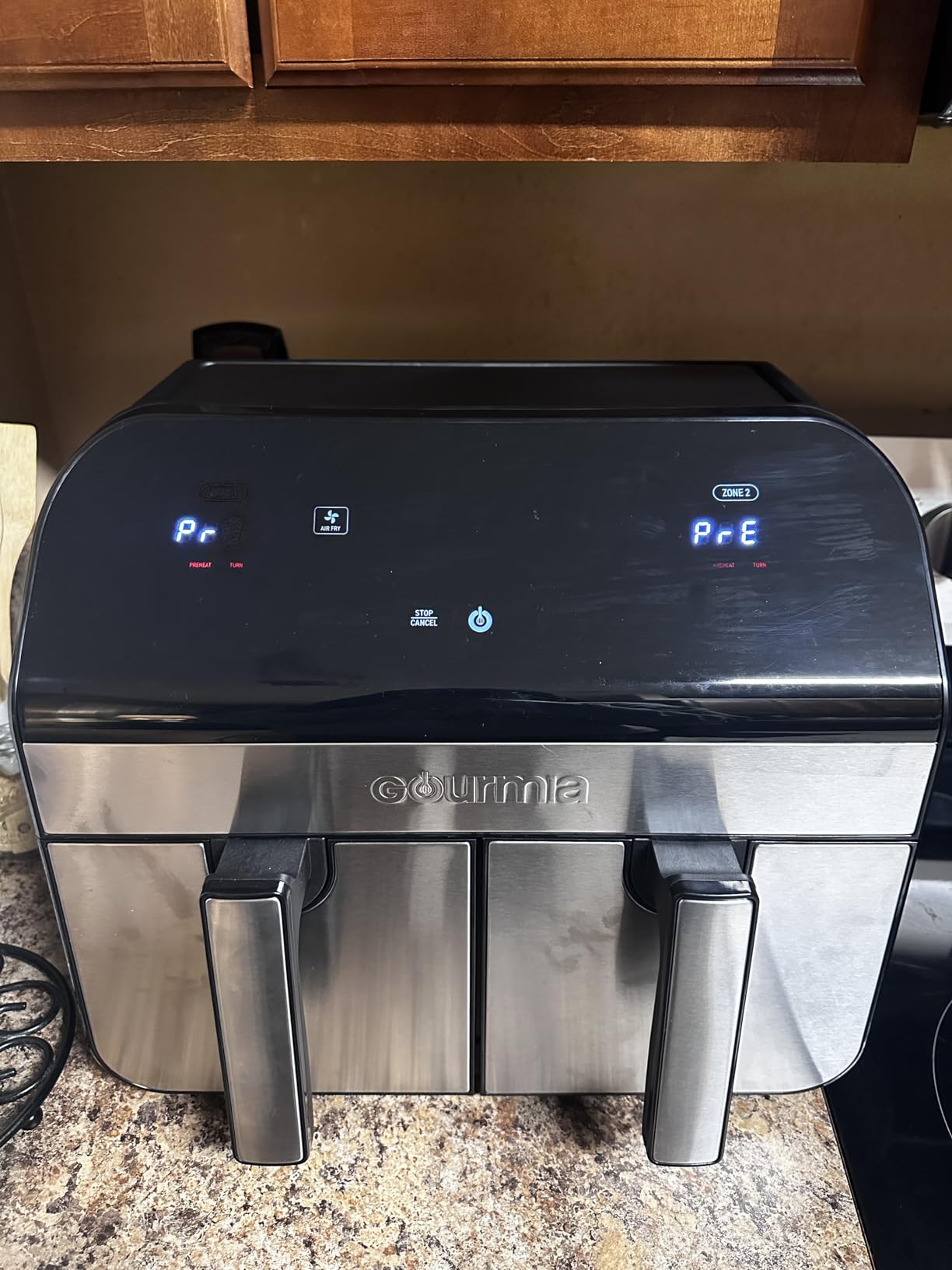 Gourmia Dual Basket Air Fryer - 10 Qt Large Capacity, FryForce360º, Digital Display with 7 Presets, Roast, Bake, Broil, Dehydrate, Match Cook, Sync Finish, Dishwasher Safe Accessories, Black customer photo 2