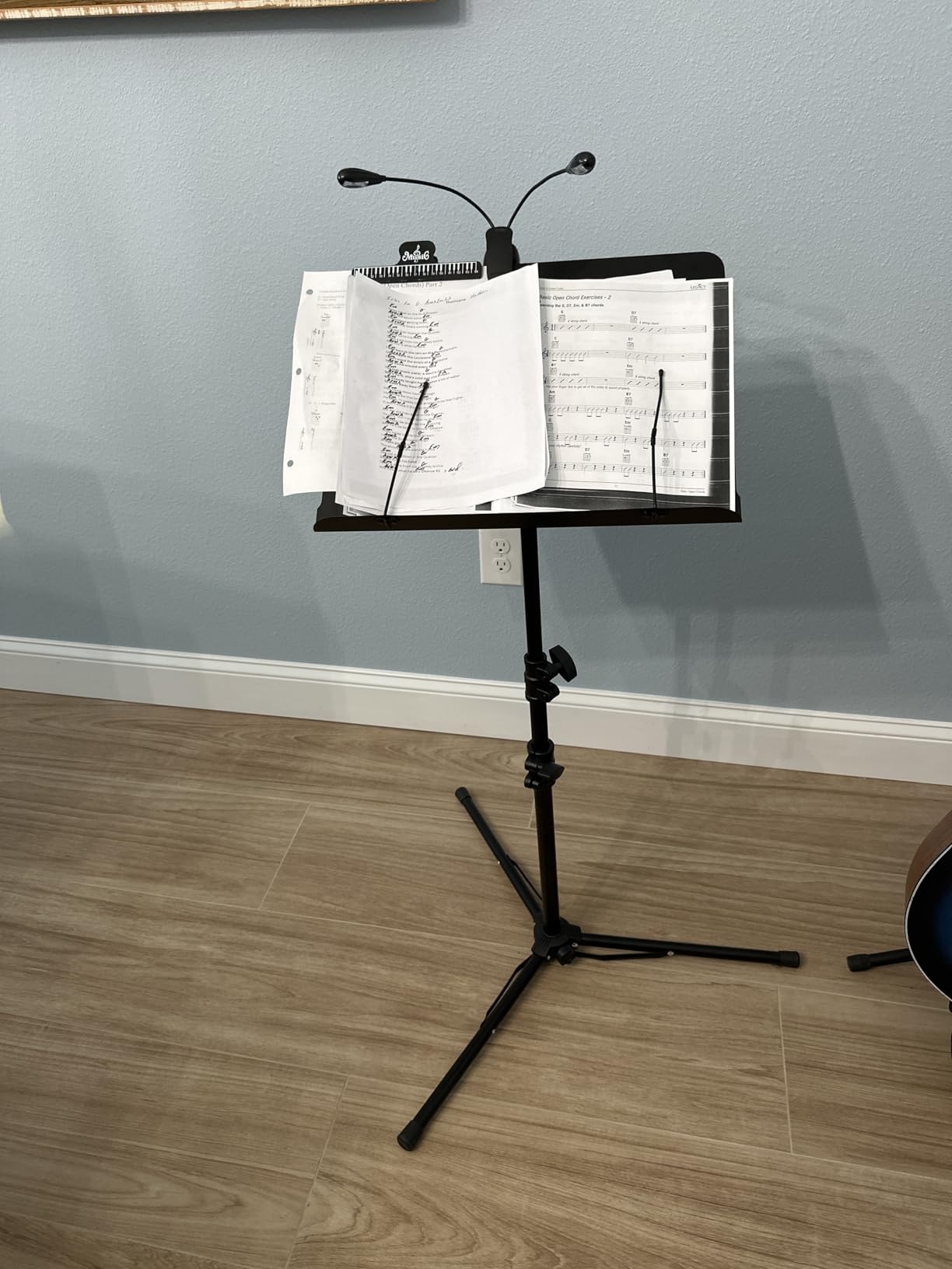 Ramzi Music Stand For Sheet Music 5 In-1 Dual-Use Desktop Book Stand with Music Stand Light customer photo 2