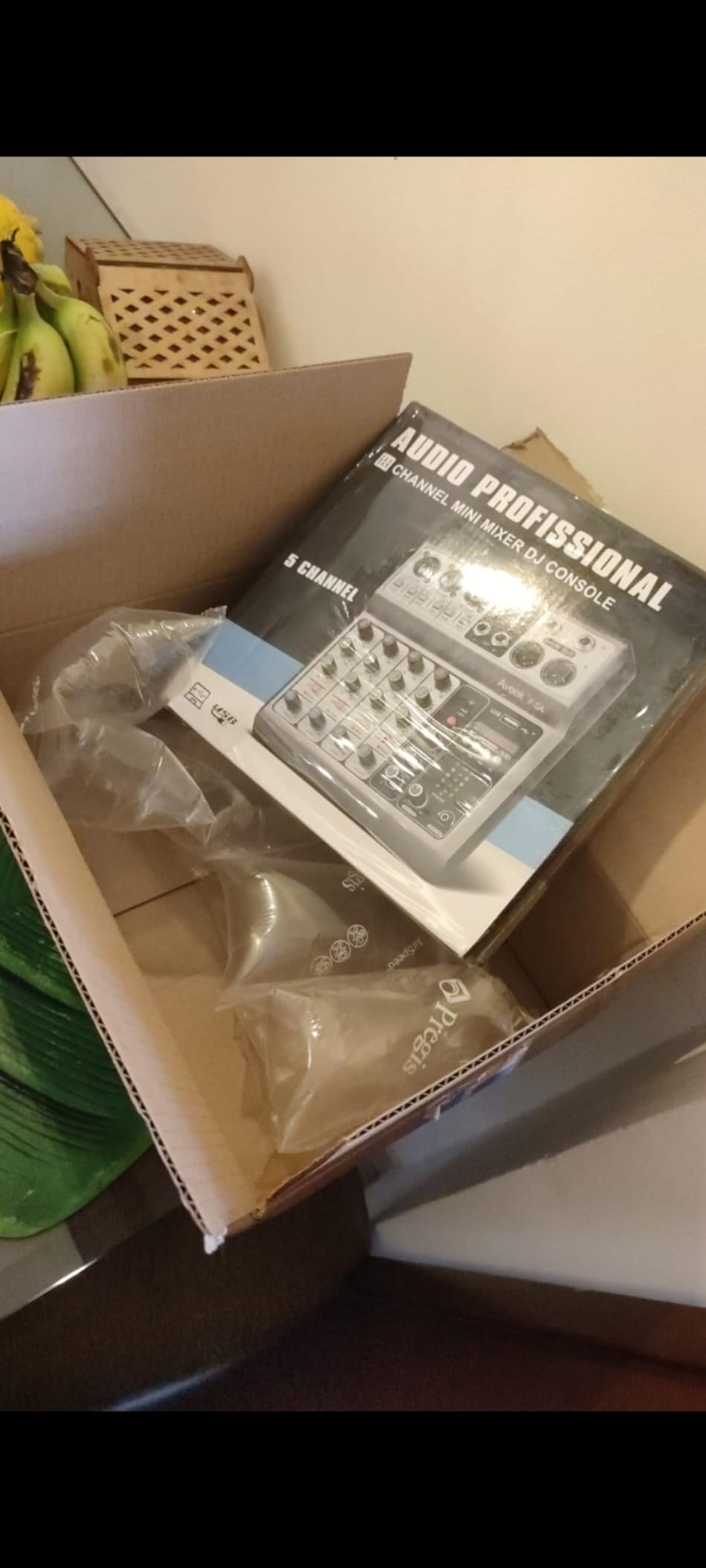 Aveek Professional Audio Mixer, Sound Board Mixing Console with 5 Channel Digital USB Bluetooth Echo Delay Effect, Input 48V Phantom Power Stereo DJ Mixers for Recording, Live Streaming, Podcasting customer photo 2