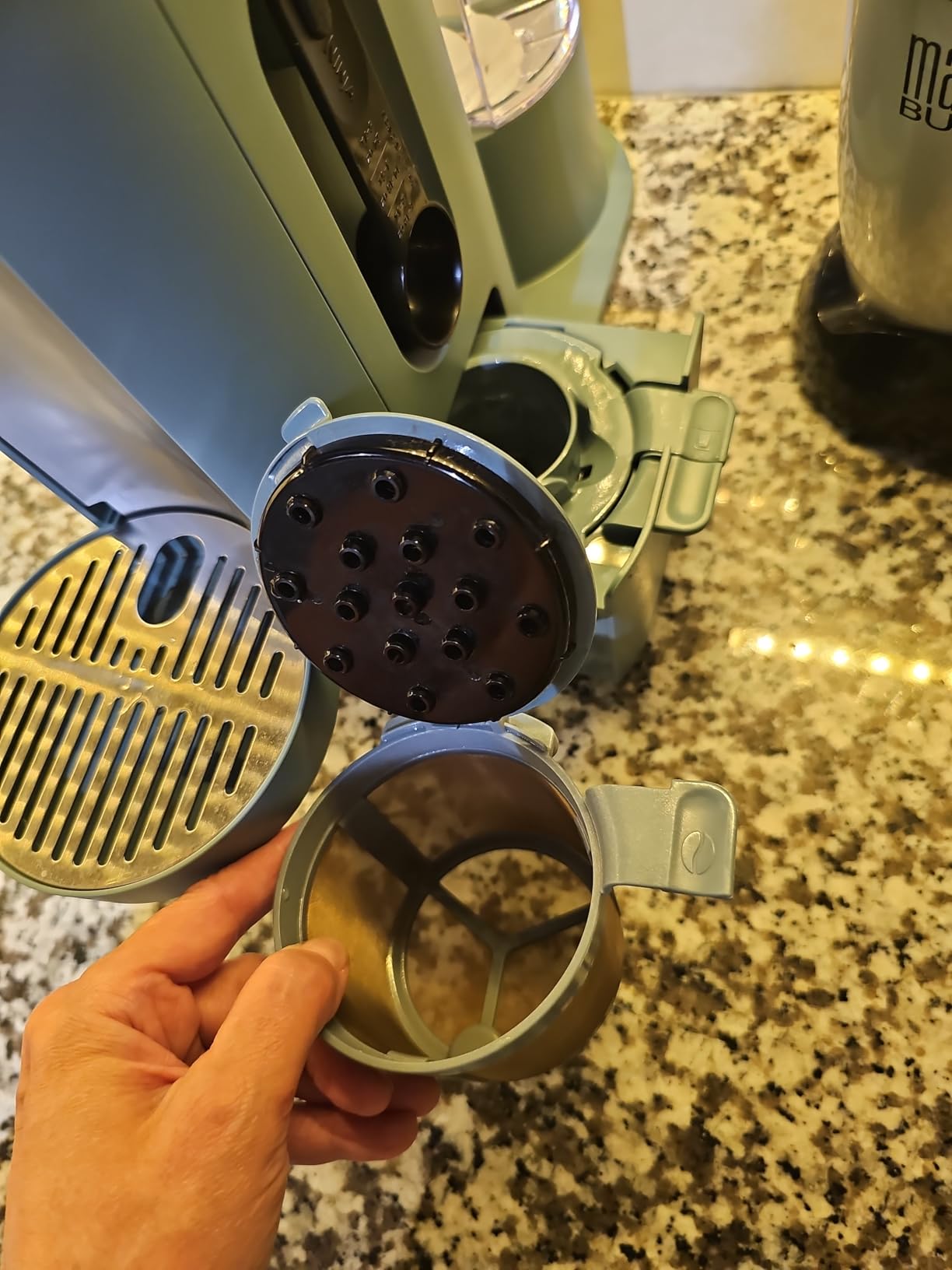 Ninja Coffee Maker Single Serve Brew with Coffee Pods & Grounds Compatible with K-Cup Coffee Pods 4 Brew Styles, up to 24oz Cup Sizes & 56oz Removable Reservoir Black PB051 customer photo 2