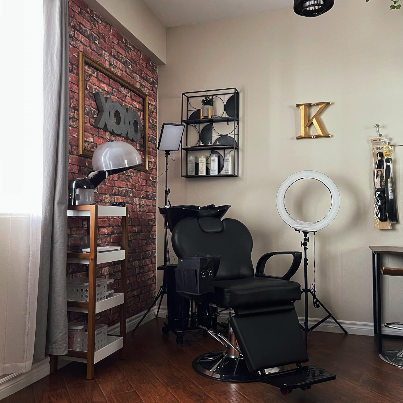 Salon Chair for Hair Stylist, 360 Degree Rotating Barber Chair with Heavy Duty Hydraulic Pump, Spa Beauty Equipment for Hair Stylists, Tattoo Artists, Cosmetologists (Black) customer photo 1