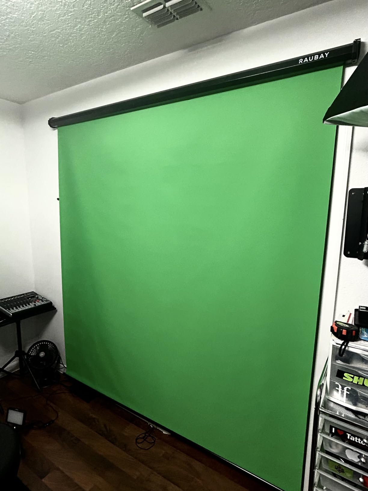 RAUBAY Retractable Pull Down Green Screen - 78.7