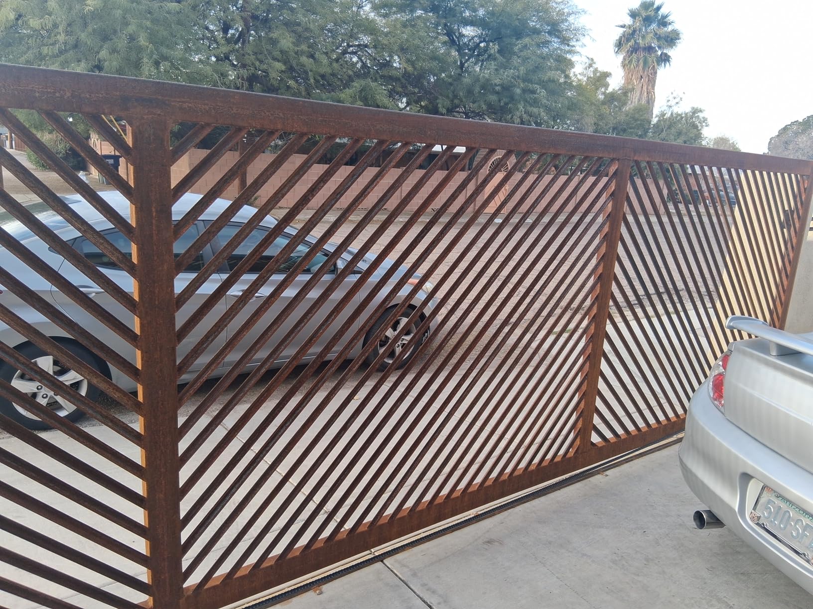TOPENS CK2500 Automatic Sliding Gate Opener Chain Drive Electric Gate Motor for Heavy Driveway Slide Gate Up to 5700 Pounds Security Gate Operator AC Powered with 20ft Roller Chain and Remote Control customer photo 2