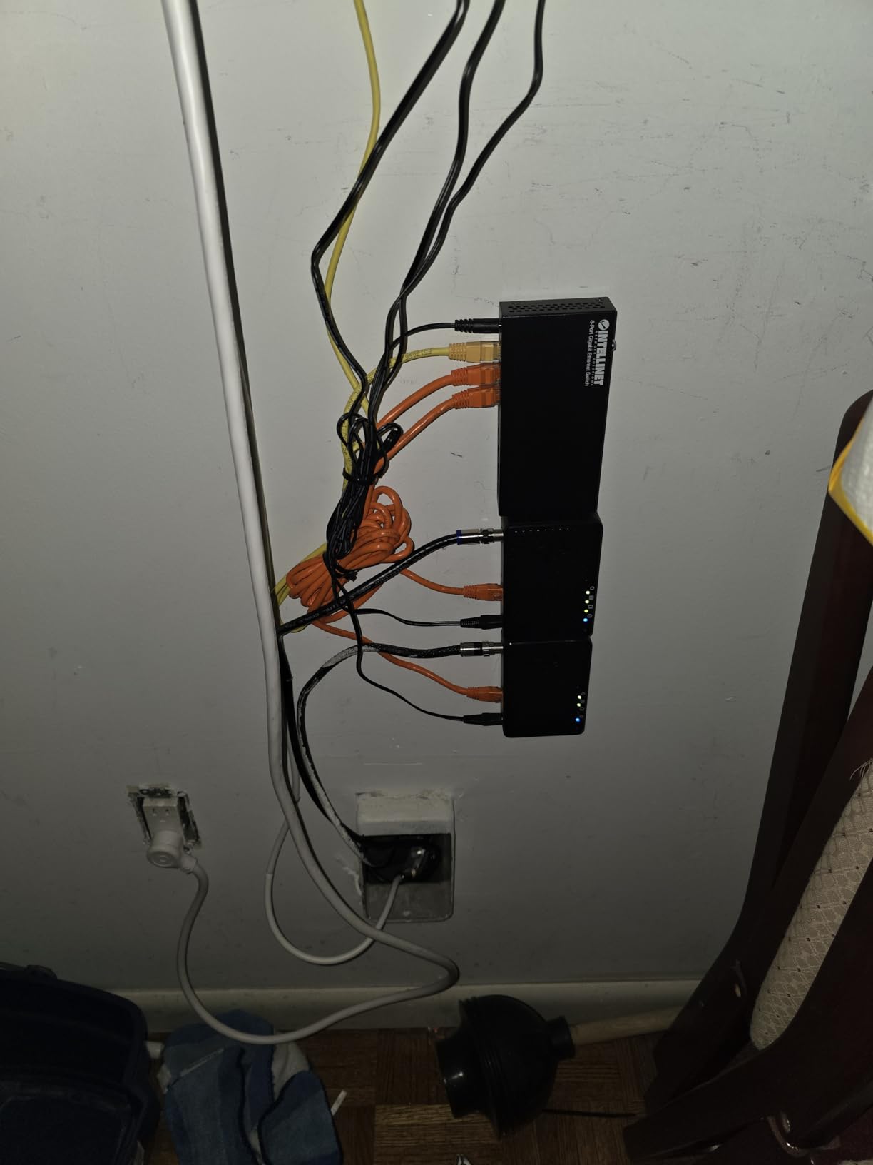 Hitron HTEM5 MoCA 2.5 Network Adapter (2-Pack) - Requires Connected Coax Network | Up to 2.5 Gbps Ethernet Over Coax | Ideal for Cable Internet Homes | Includes 2 Adapters, Coax & Ethernet Cables customer photo 1