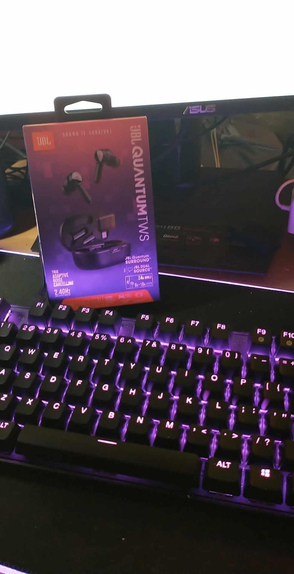 JBL Quantum TWS AIR - True Wireless Gaming Earbuds with Smart Ambient Technology, Low Latency 2.4GHz USB-C dongle or Bluetooth, 4 beamforming Microphones (Black) customer photo 1