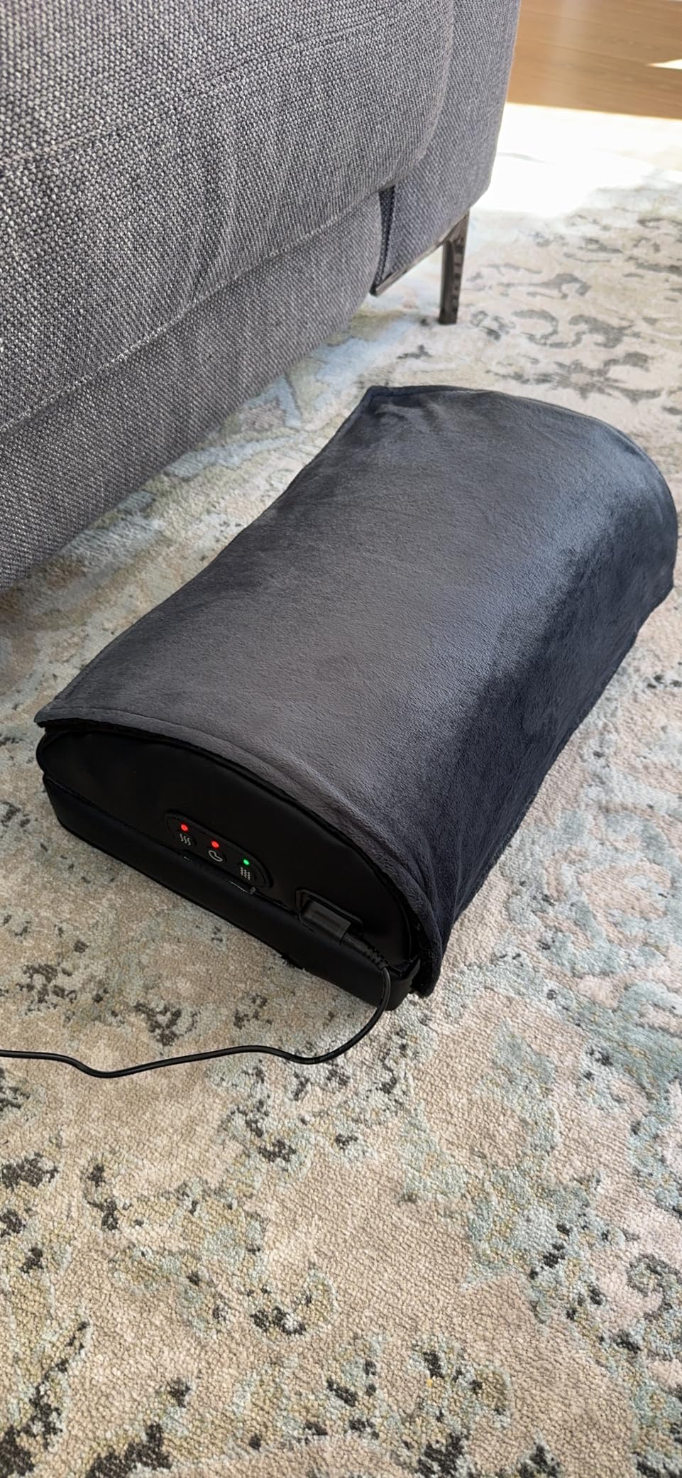 Snailax Foot Rest Under Desk at Work, Heated Under Desk Foot Stool with Double Layer Adjustable Height, Feet Warmer with Vibration Massage, Ergonomic Gaming Home Footstool for Lumbar Back Knee Pain customer photo 1