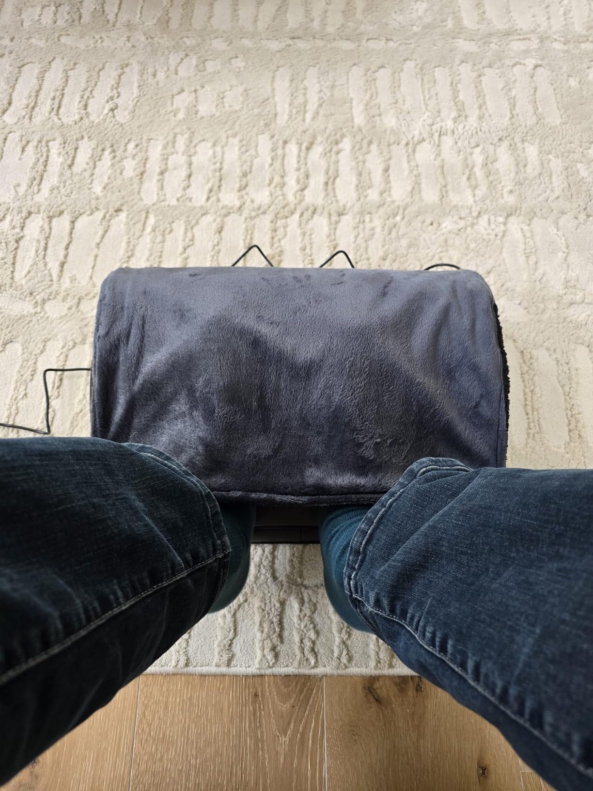 Snailax Foot Rest Under Desk at Work, Heated Under Desk Foot Stool with Double Layer Adjustable Height, Feet Warmer with Vibration Massage, Ergonomic Gaming Home Footstool for Lumbar Back Knee Pain customer photo 2