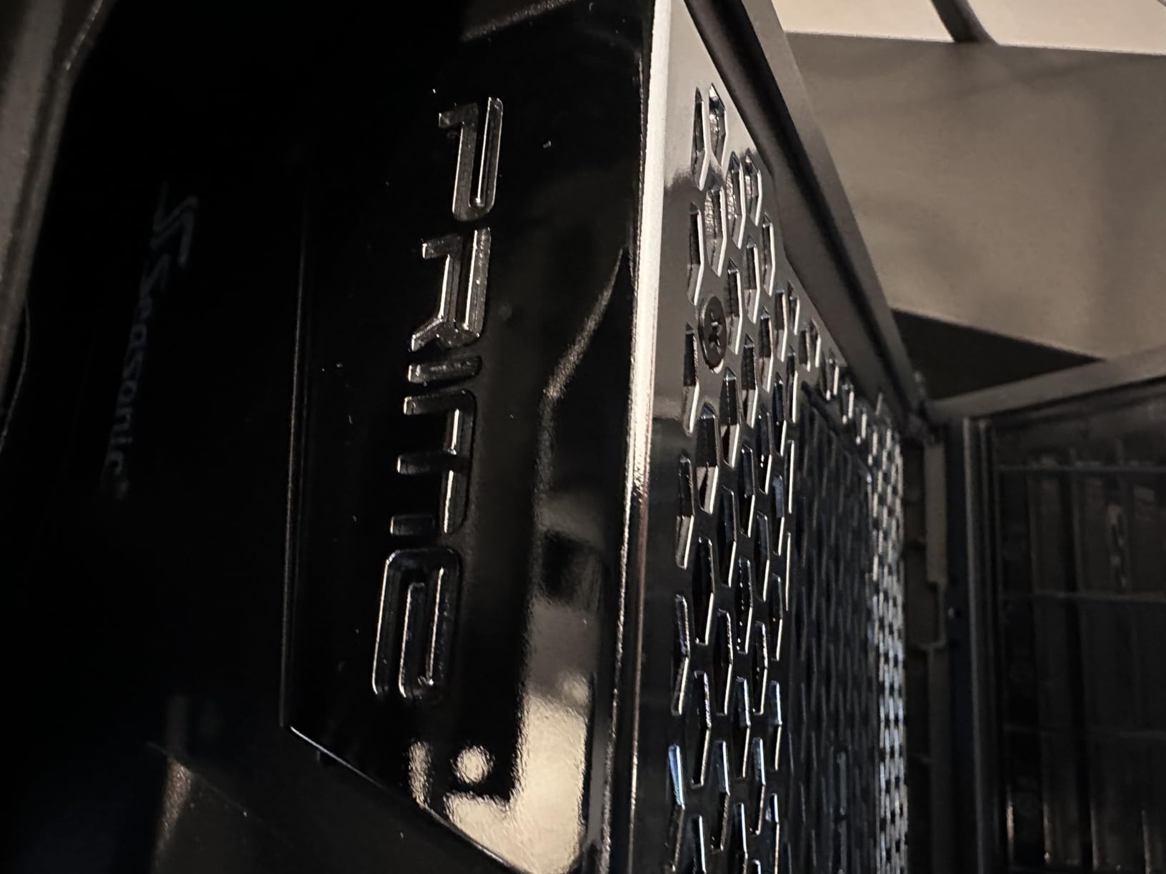 Seasonic PRIME PX 1600W Power Supply ATX 3.1 PCIe 5.1 (12V-2x6) 12 Years Warranty 80+ Platinum Fully Modular RTX 5090 AMD RX 9000 Ready AI Workstation customer photo 1