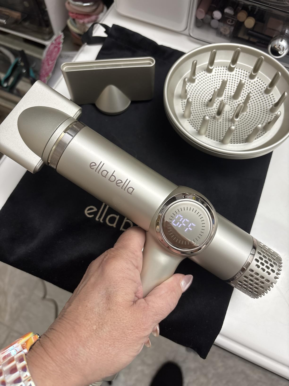 ELLA BELLA® Professional Ionic Hair Dryer with Diffuser • Negative Ion Blow Dryer • Suitable All Hair Types • Intelligent Heat Control & Rapid Drying Speeds • Lightweight Design • Low Noise Technology customer photo 2