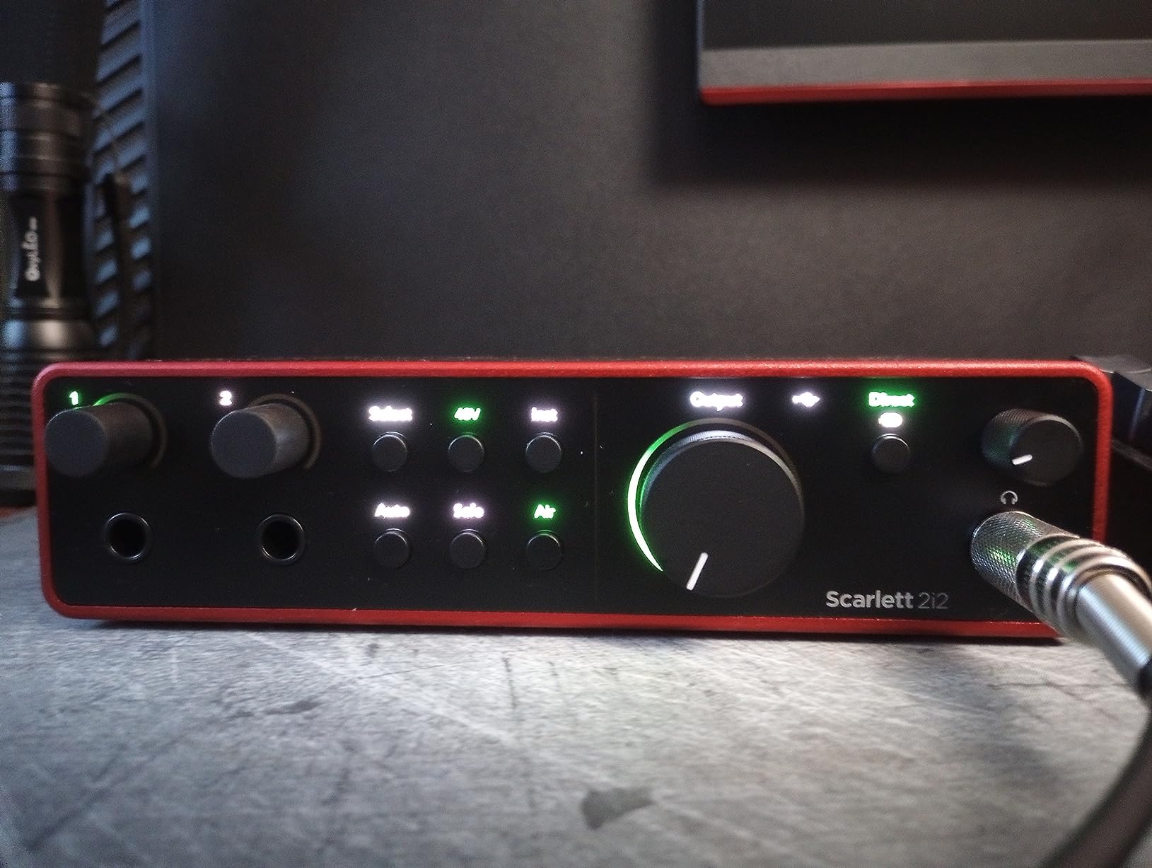 Focusrite Scarlett 2i2 4th Gen USB Audio Interface for Recording, Songwriting, Streaming and Podcasting customer photo 2