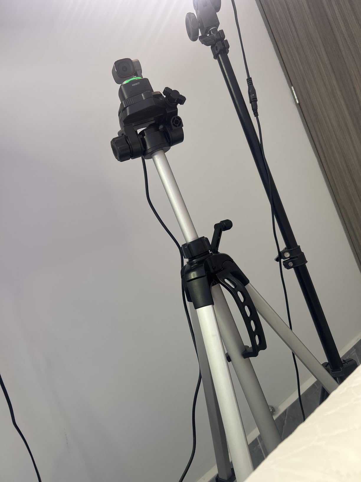 OBSBOT Tiny 2 AI-Powered PTZ 4K Webcam 1/1.5