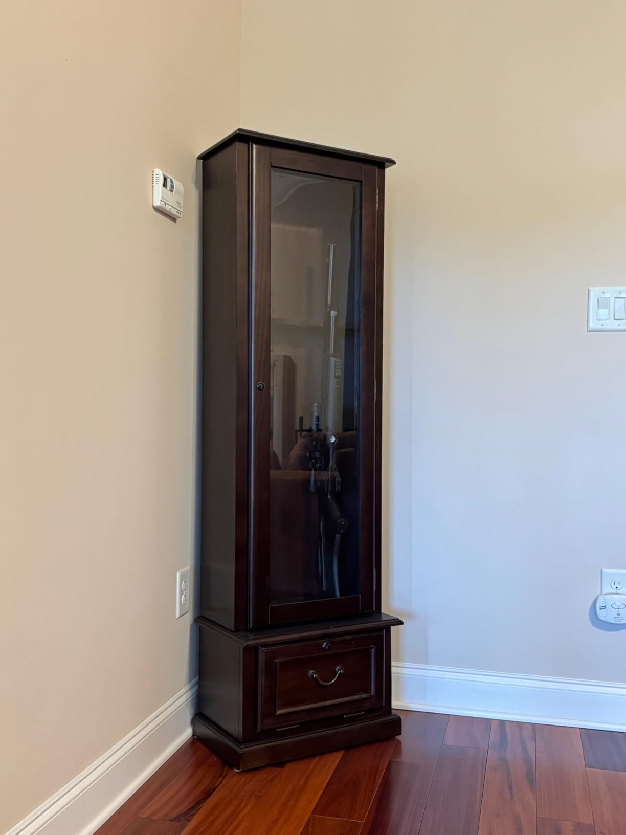 American Furniture Classics Model 650 8 Gun Cabinet with Locking Glass Door customer photo 1