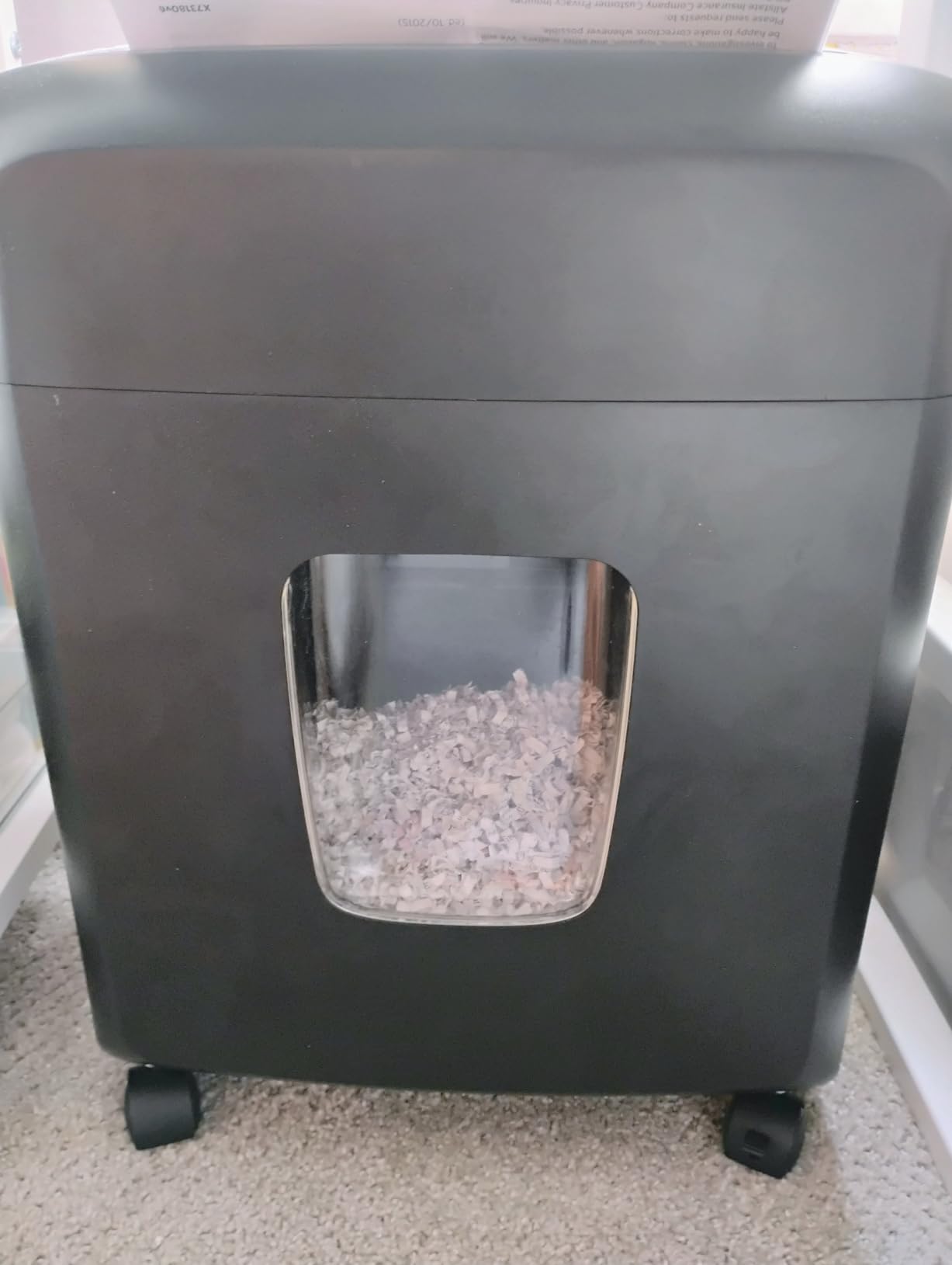 Amazon Basics High Security Micro Cut Paper Shredder, 8 Sheet Capacity, CD and Credit Card Shredder with Pull Out Bin, Black customer photo 1