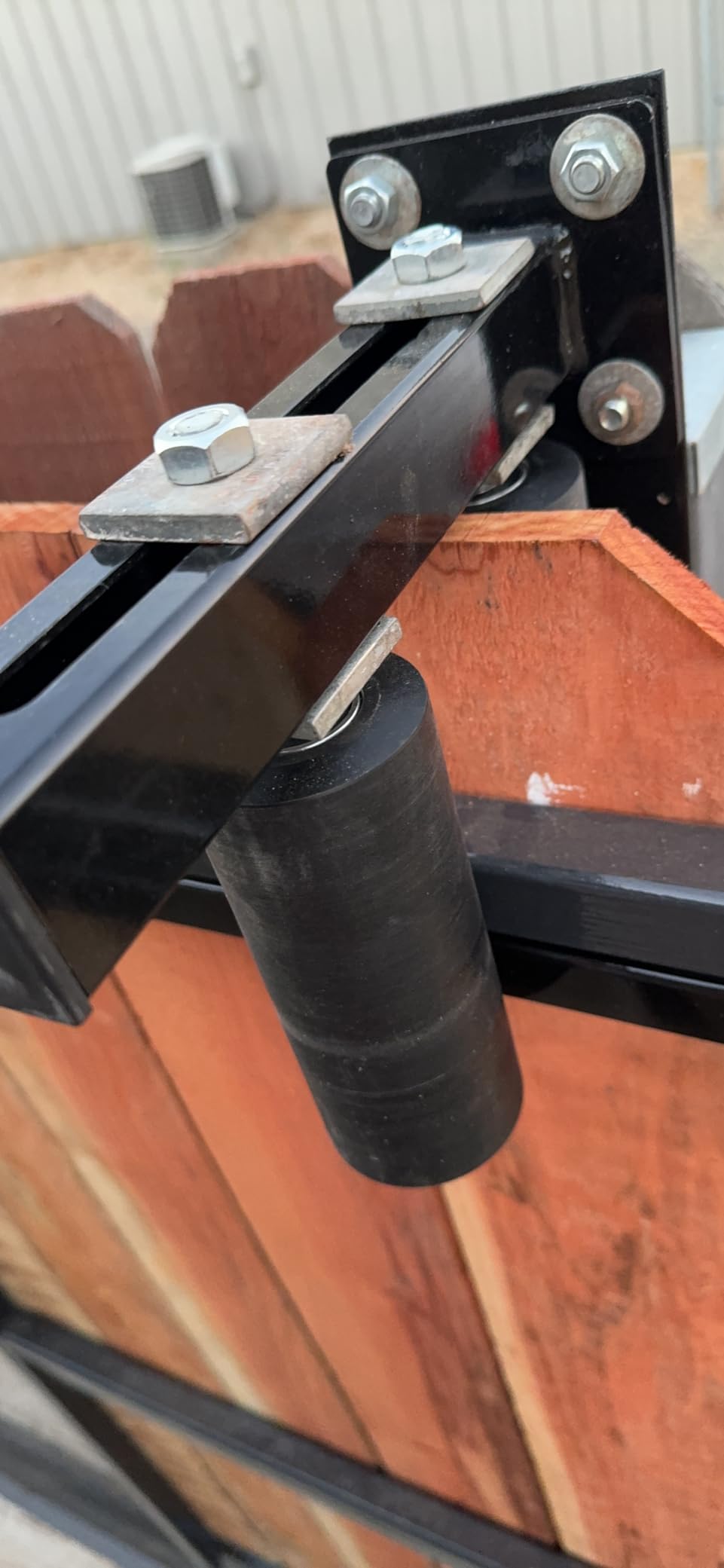 Skelang Slide Gate Guide Roller, 6