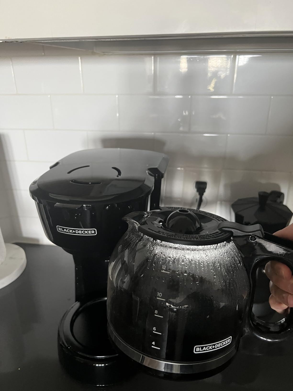 BLACK+DECKER 12-Cup Coffee Maker with Easy On/Off Switch, Easy Pour, Non-Drip Carafe with Removable Filter Basket, Vortex Technology customer photo 1