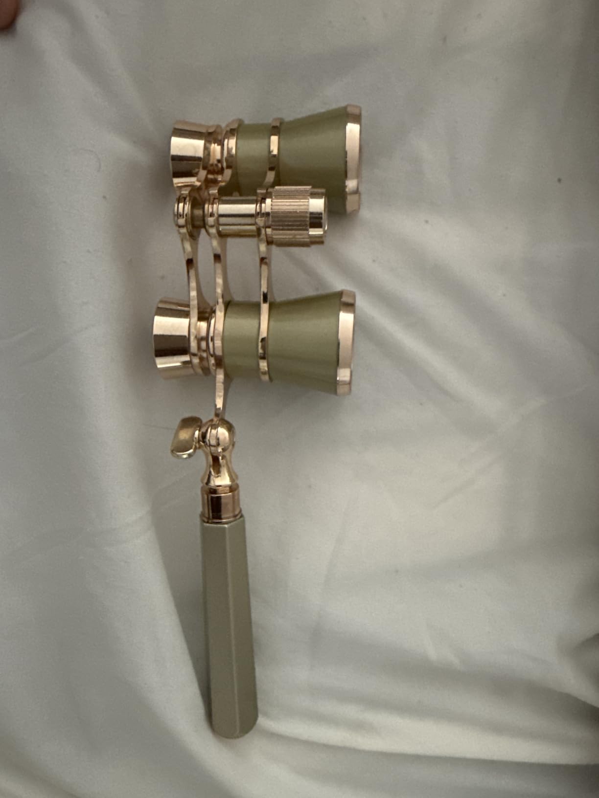 BLACKICE Opera Glasses, 3X25 Theater Binoculars, Mini Compact Opera Glasses with Adjustable Handle, Portable Binoculars for Women Adults Kids, Ideal for Concert Theater Opera (Golden with Handle) customer photo 1