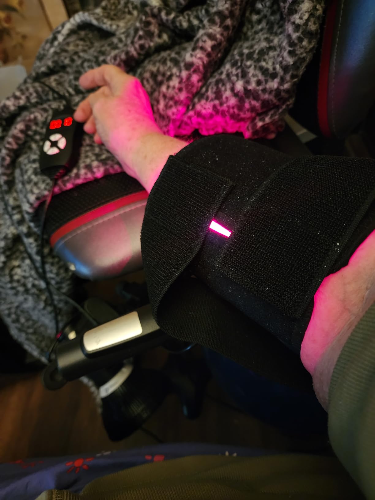 Red Light Therapy Belt, 3 in 1 LED Bead Infrared Light Therapy for Body, Wearable Wrap with Timer for Back Shoulder Waist 660nm Red Light-Therapy & 850nm Infrared Light Device Home Use (Corded) customer photo 1