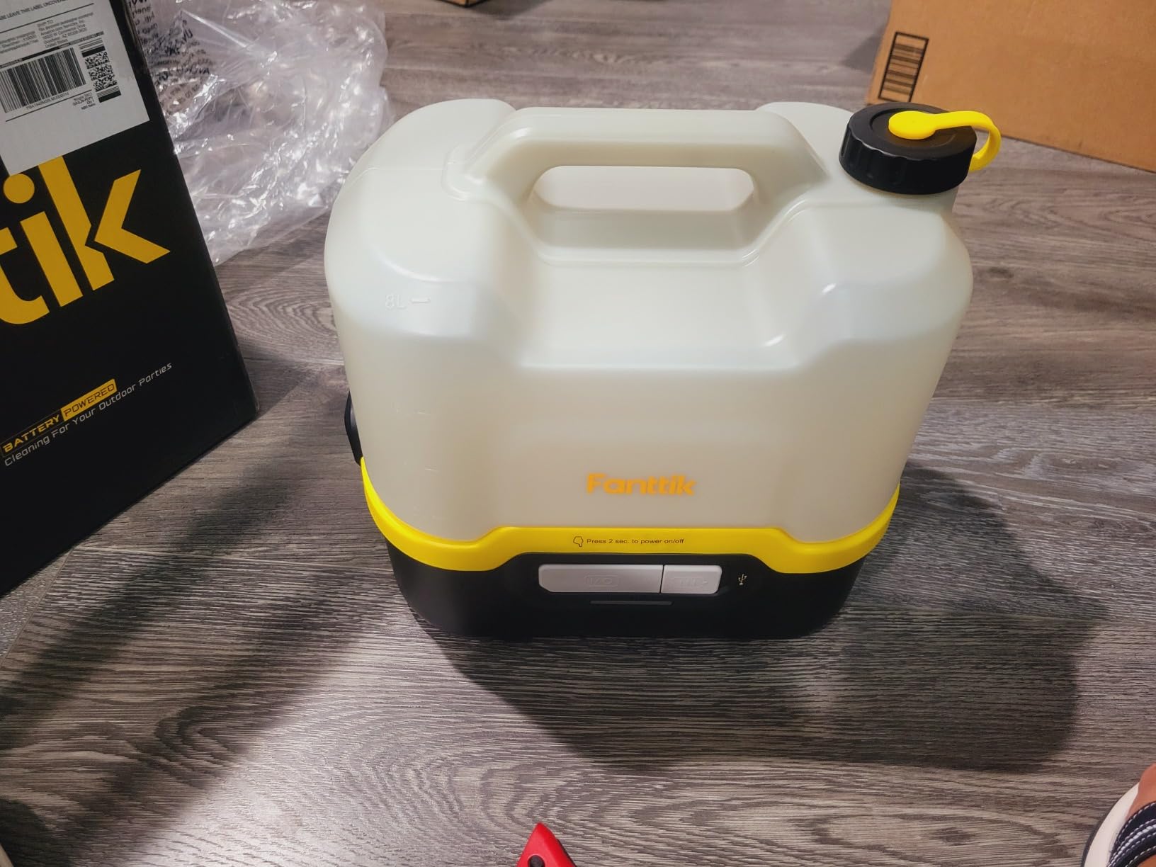 Fanttik NB8 Nano Portable Cordless Electric Sprayer with 2.1Gal Tank, Retractable Spray Head, 2600mAh Lithium Battery, IPX5, 72-98PSI customer photo 1