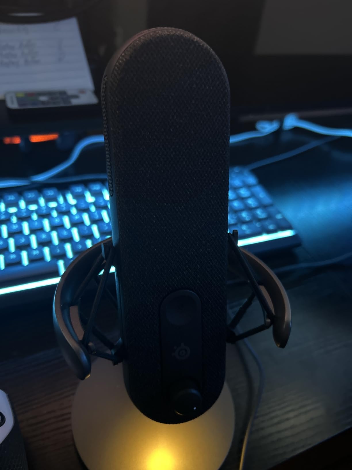 SteelSeries Alias USB Mic for PC - 3x Bigger Capsule for Gaming, Streaming and Podcasting - Sonar for Streamers Audio Software - AI Noise Cancelling - LED Mute & Level Monitoring - Shock Mount customer photo 1