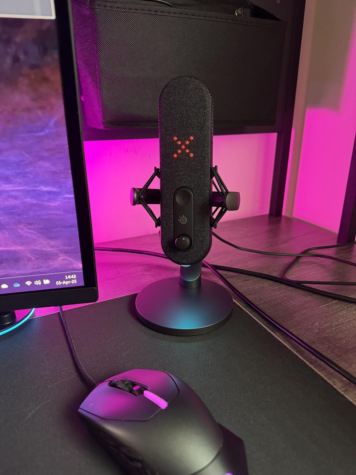 SteelSeries Alias USB Mic for PC - 3x Bigger Capsule for Gaming, Streaming and Podcasting - Sonar for Streamers Audio Software - AI Noise Cancelling - LED Mute & Level Monitoring - Shock Mount customer photo 2