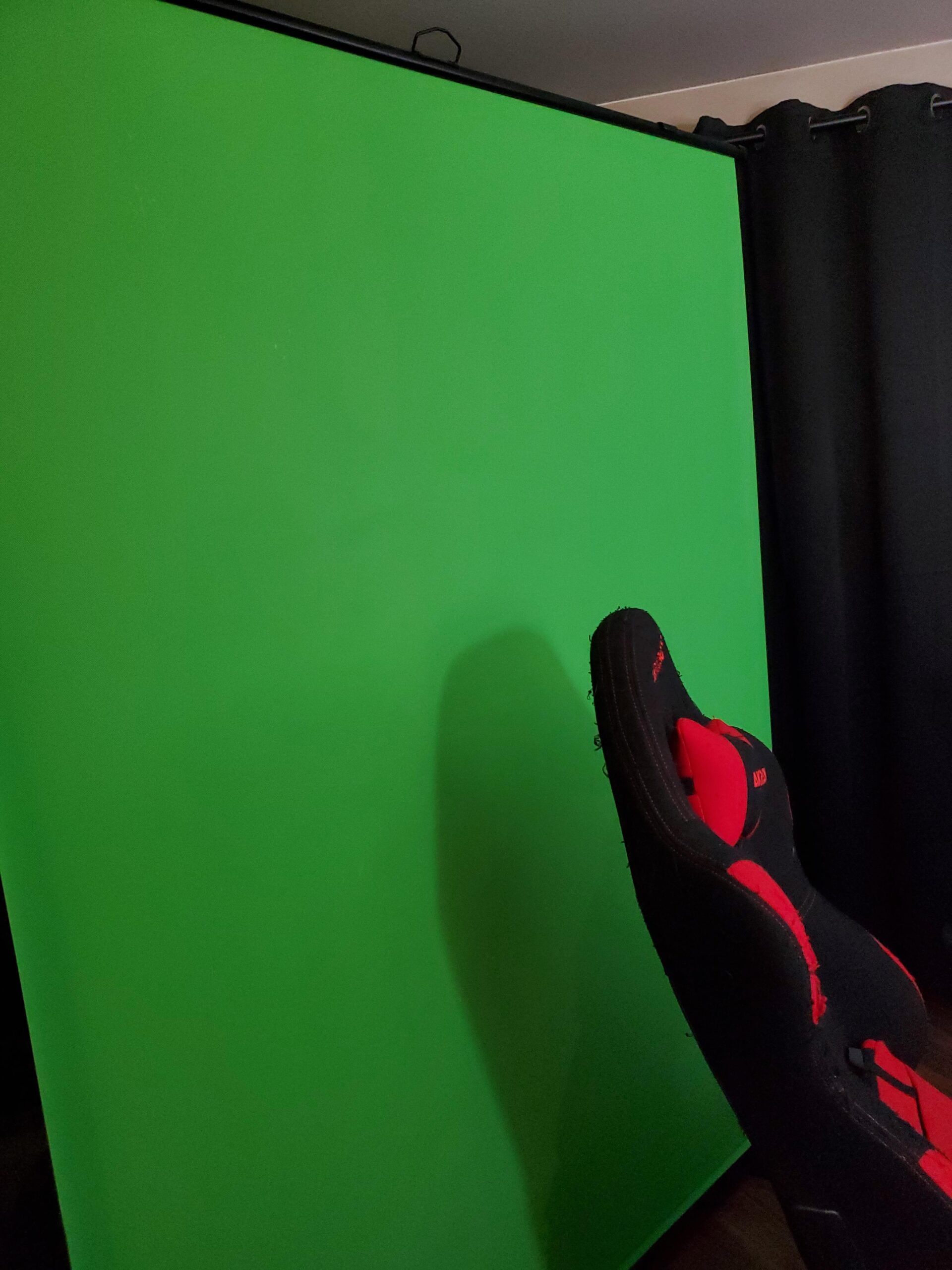 WASJOYE Green Screen Background with Stand, 62.2 x 79 in Portable Collapsible Chroma Key Backdrop, Auto-Locking Wrinkle-Resistant Photography Background for Video, Live Game, Photography Studio customer photo 2