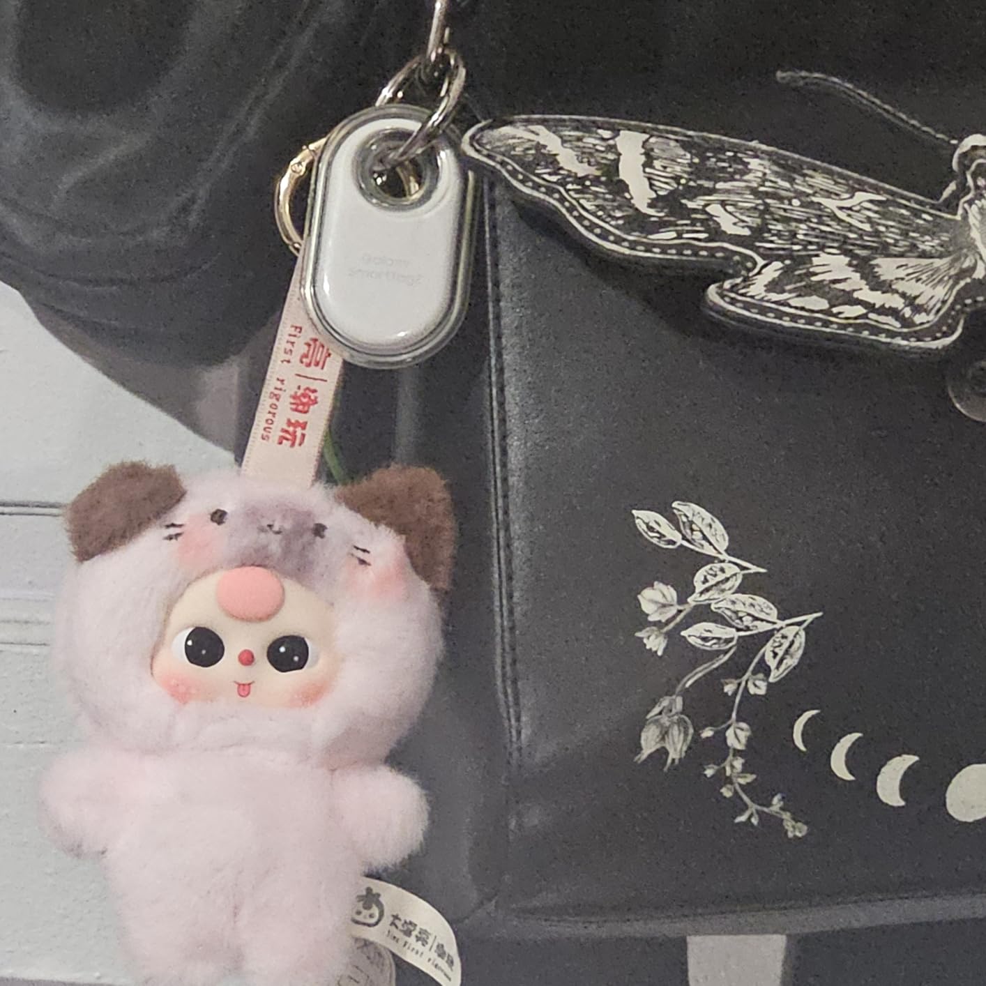 Samsung Galaxy SmartTag2, Bluetooth Tracker, Smart Tag Tracking Device, Item Finder for Keys, Wallet, Luggage, Pets, Use w/ Phones and Tablets Android 11 or Later, 2023, 1 Pack, White customer photo 1