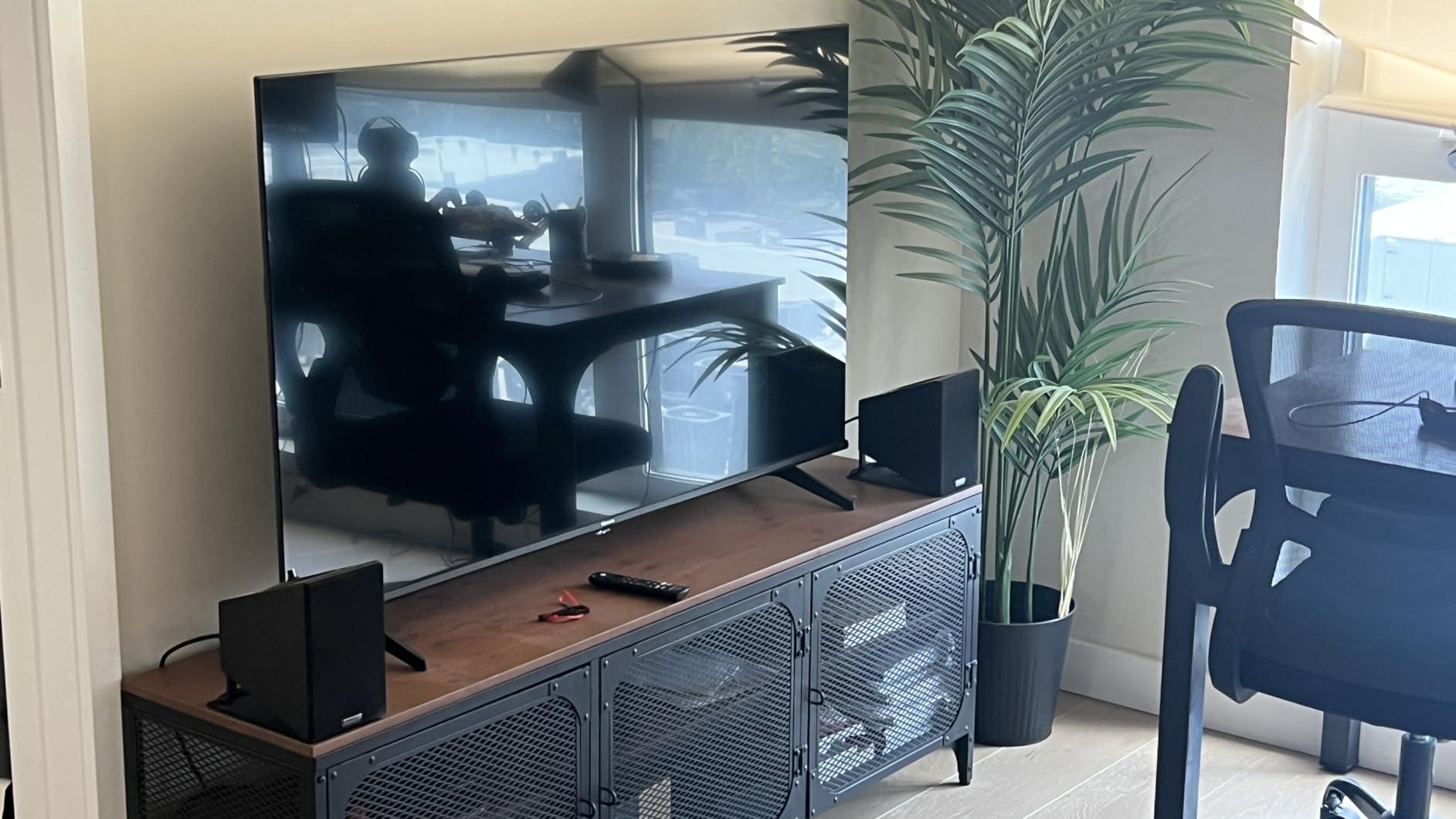 Vanatoo Transparent Zero Plus Near Field Studio Monitor Speakers Pair for TV, PC, Gaming. 120 Watt Powered Speakers for Desktop and Room use. AUX, USB, Bluetooth, Toslink Optical, Remote Control. customer photo 2