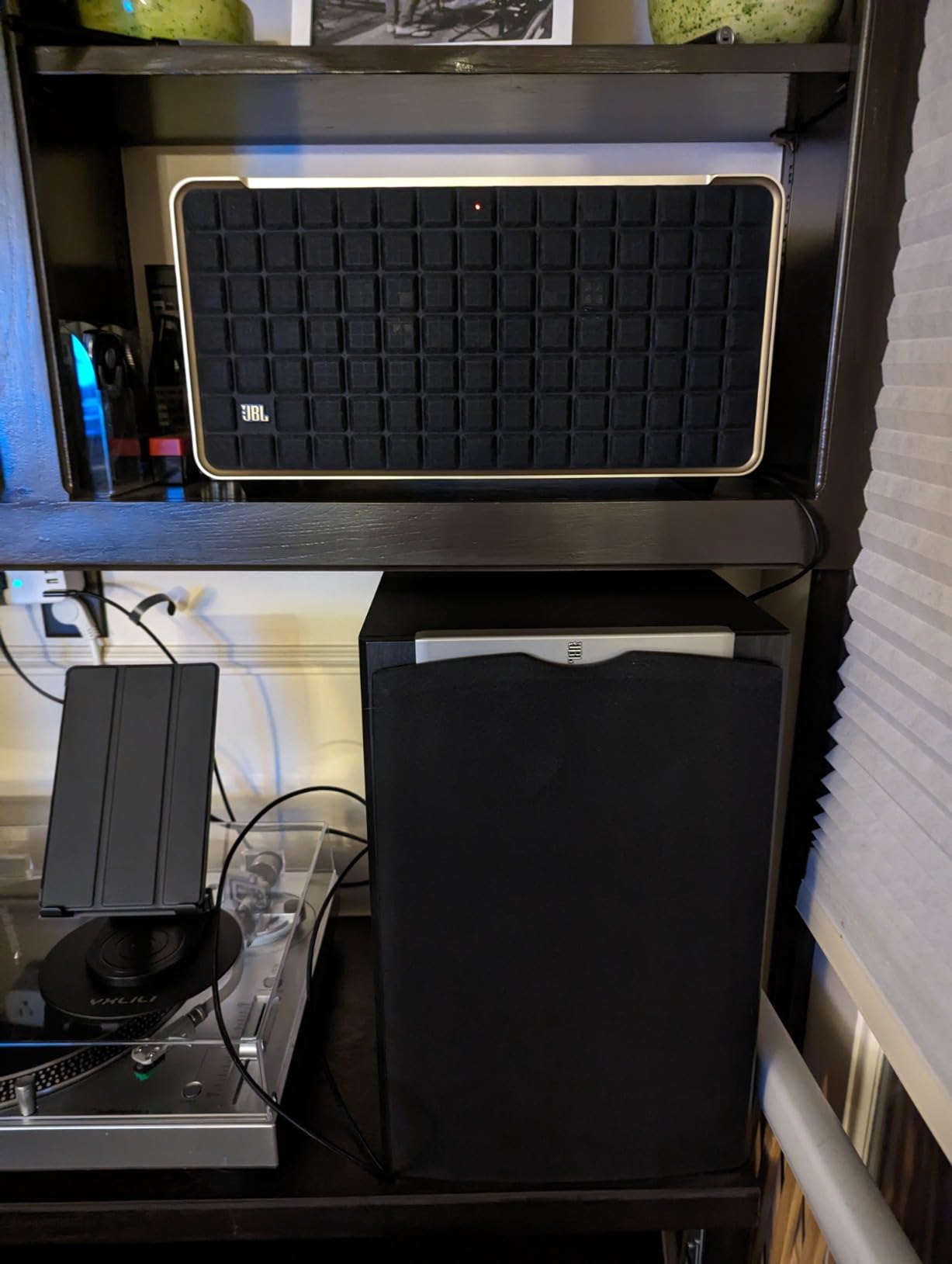 JBL Authentics 500 - Retro Style Home Speaker with Bluetooth, Voice Control, and Dolby Atmos customer photo 2