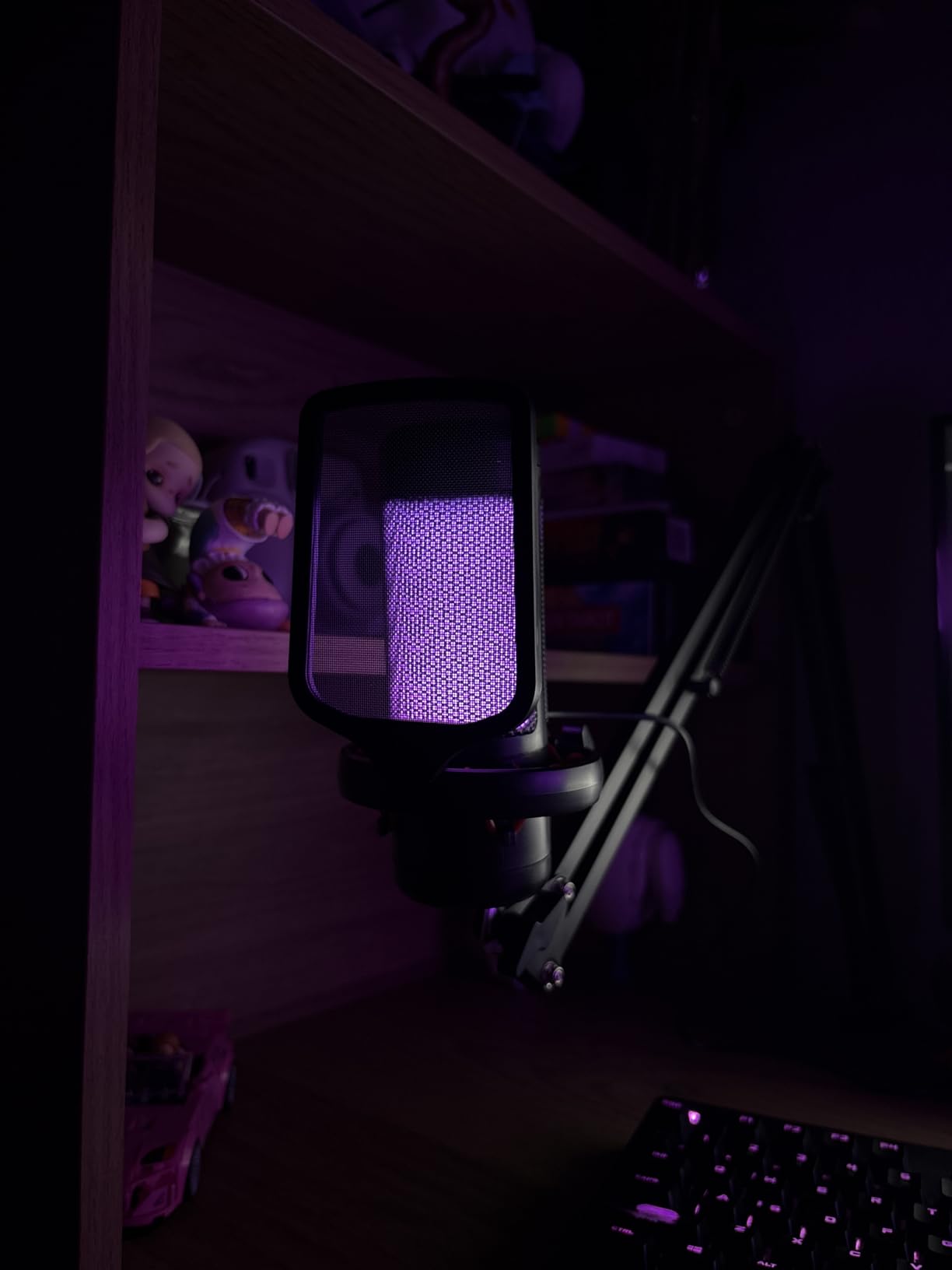 TONOR Gaming Microphone Set with Boom Arm, Vocal Condenser Microphone for PC with Stand, USB Mic with controllable RGB Light, One Tap Mute, Volume Control, for Discord, Twitch Streaming, TC310+ customer photo 2