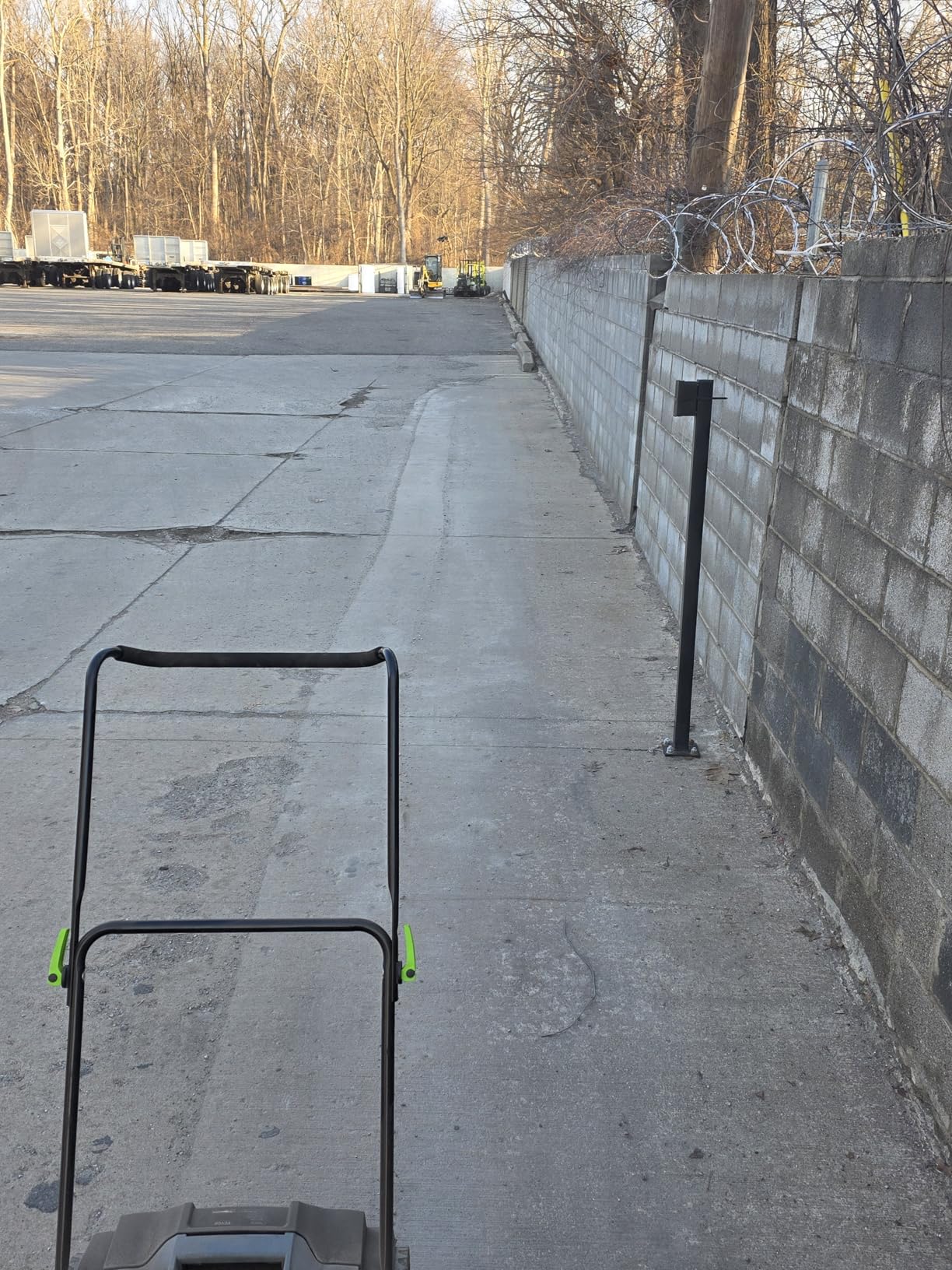 VEVOR Walk-Behind Hand Push Floor Sweeper, 25.6