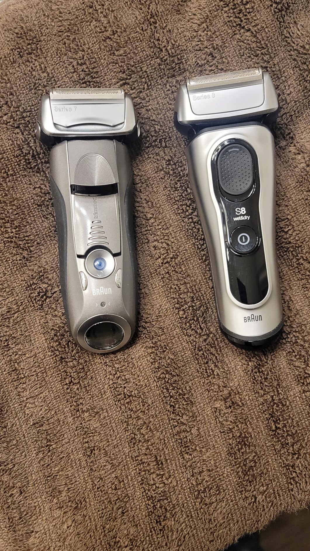 Braun Series 8 8567cc Electric Razor for Men, 4+1 Shaving Elements & Precision Long Hair Trimmer, 5in1 SmartCare Center, Close & Gentle Even on Dense Beards, Wet & Dry Electric Razor, 60min Runtime customer photo 2