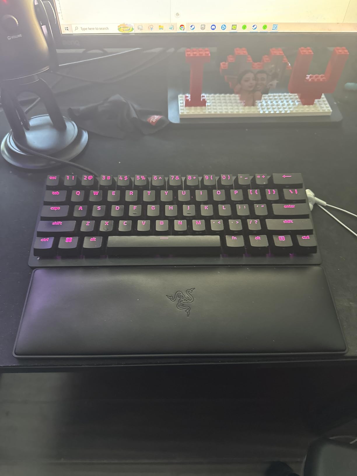Razer Huntsman V3 Pro TKL Esports Gaming Keyboard: Analog Optical Switches - Razer Snap Tap - Rapid Trigger - Adjustable Actuation - Doubleshot PBT Keycaps customer photo 2