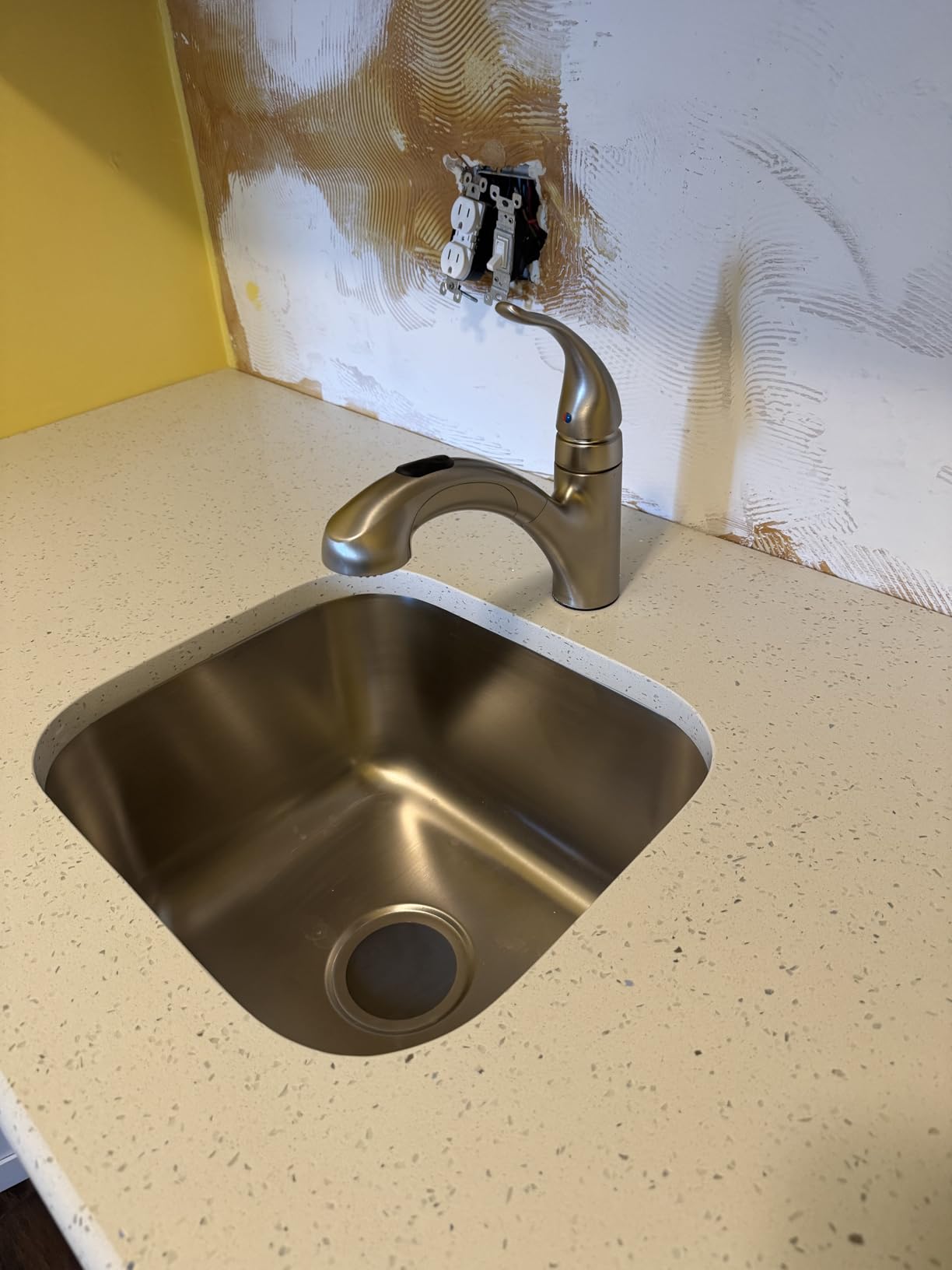 ORLANDO 15x13 inch Undermount bar Sink - 18 Gauge 304 Stainless Steel Single Bowl Kitchen Sink with Basket Strainer for Kitchen Island, Wet Bar & Prep Station customer photo 1