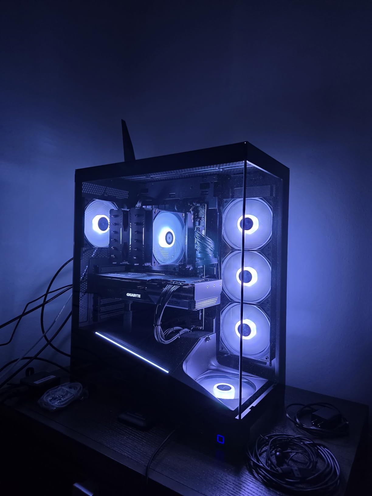 Radeon RX 7800 XT Gaming OC 16G Graphics Card, 3X WINDFORCE Fans 16GB 256-bit GDDR6, GV-R78XTGAMING OC-16GD Video Card customer photo 1