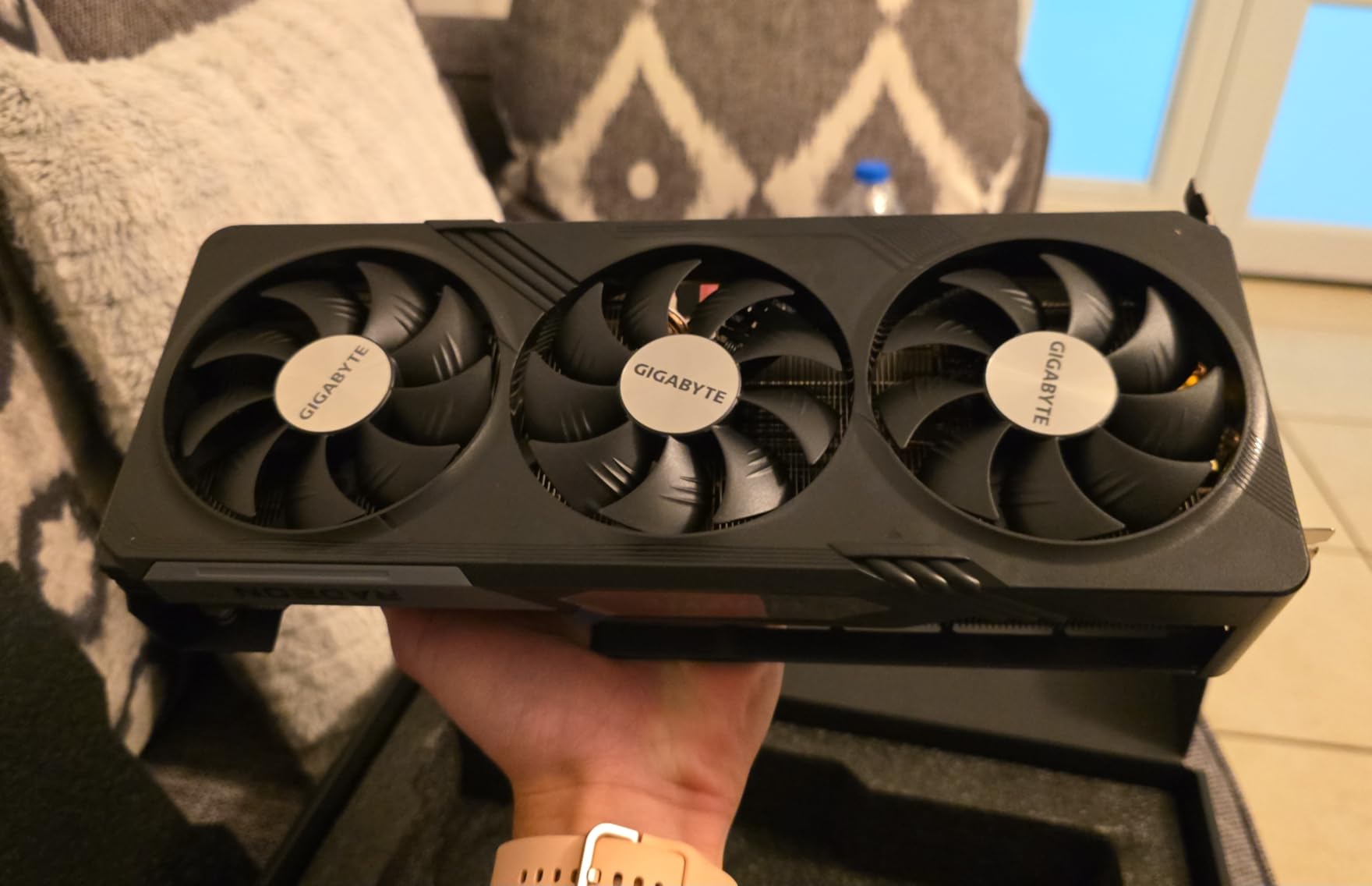 Radeon RX 7800 XT Gaming OC 16G Graphics Card, 3X WINDFORCE Fans 16GB 256-bit GDDR6, GV-R78XTGAMING OC-16GD Video Card customer photo 2