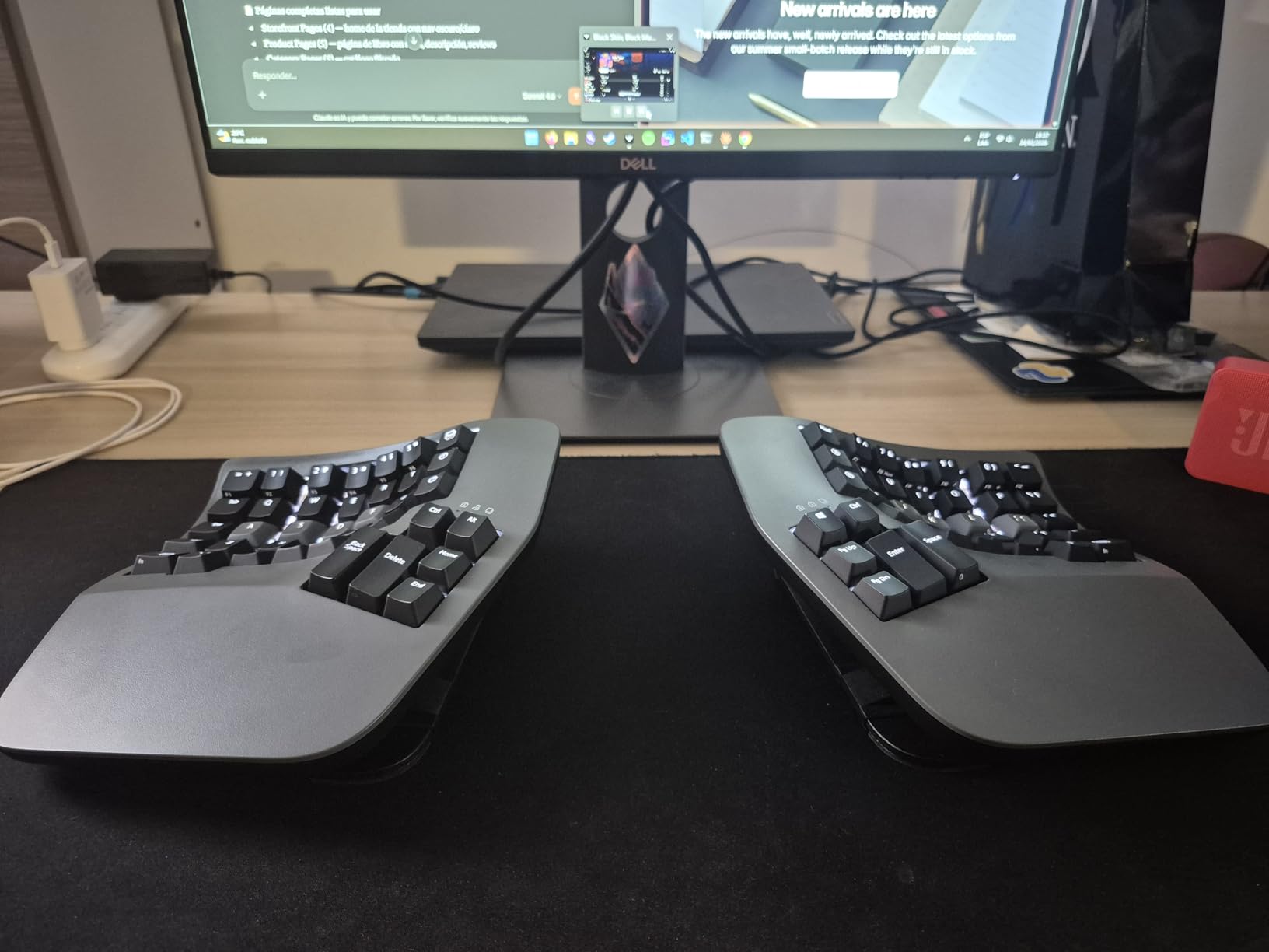 Kinesis Advantage360 Split Ergonomic Keyboard - USB-C | Quiet Mechanical Switches | Fully Programmable | Contoured Shape | Adjustable Tenting | PBT Keycaps customer photo 2