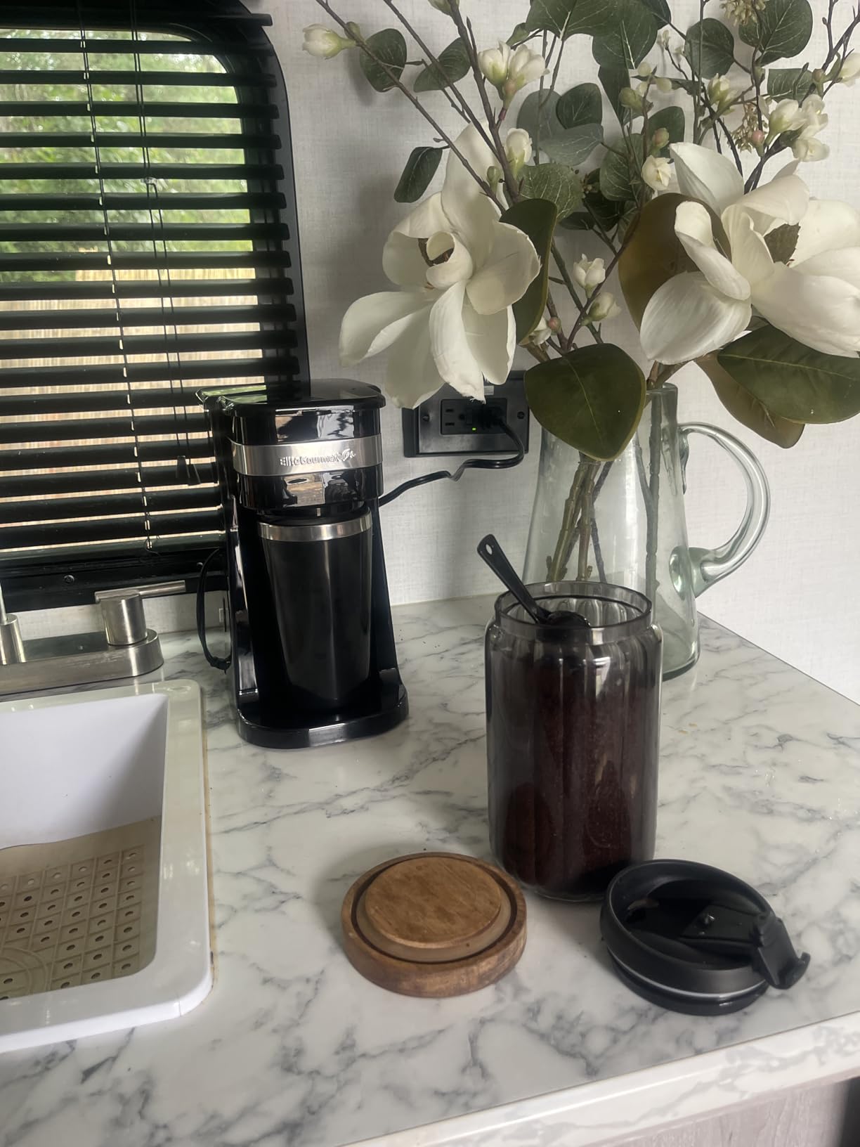 Elite Gourmet EHC114 Personal Single-Serve Compact Coffee Maker Brewer Includes 14Oz. Thermal Travel Mug with Stainless Steel Interior, Compatible with Coffee Grounds, Reusable Filter, Black customer photo 1