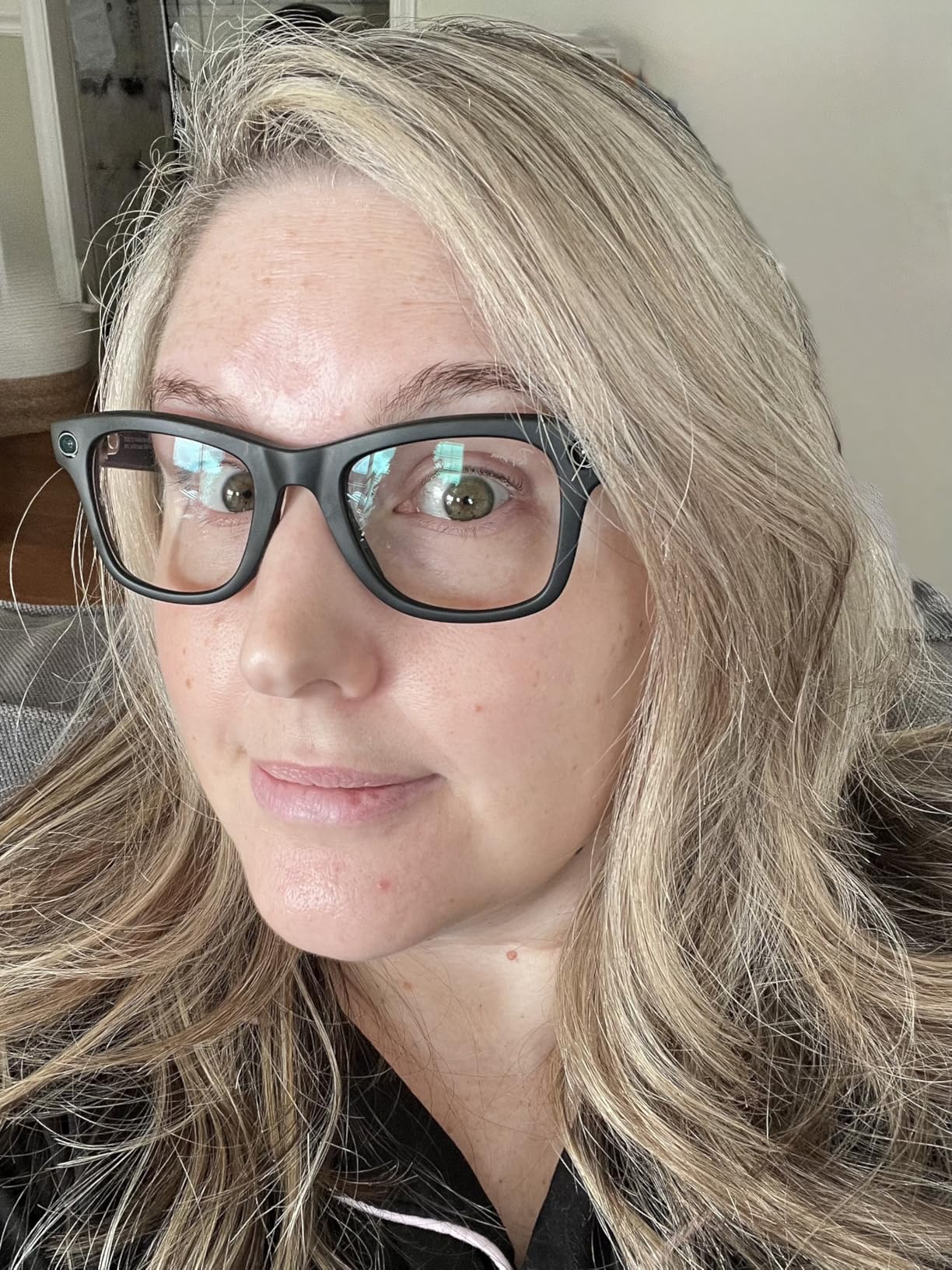 Ray-Ban Meta (Gen 1), Wayfarer, Shiny Black | Smart AI Glasses for Men, Women - 12 MP Ultra-Wide Camera, Open-Ear Speakers for Audio, Video Recording and Bluetooth - Clear Lenses - Wearable Technology customer photo 2