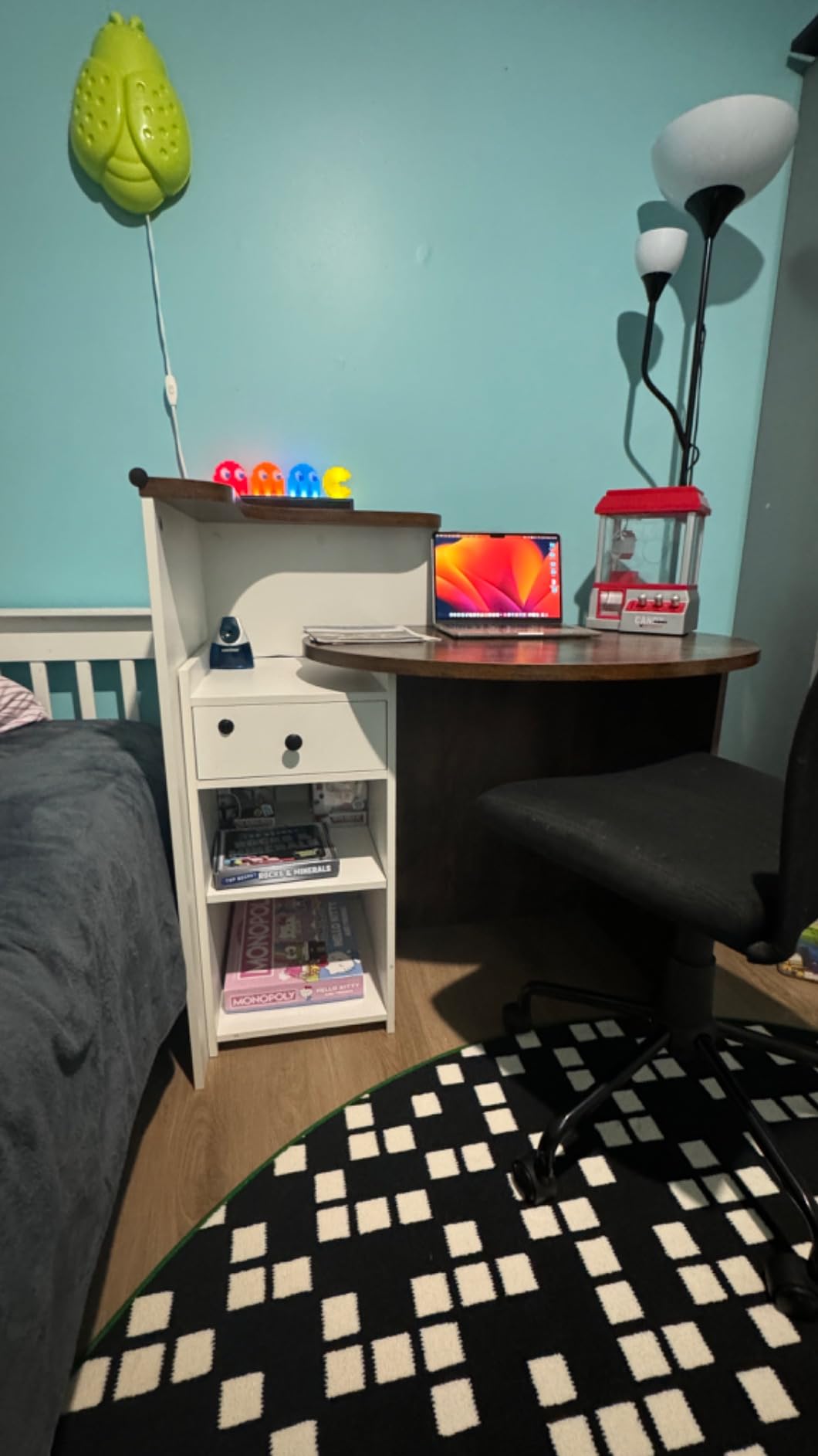 Giantex Reception Desk, Front Counter Desk with Lockable Drawer, Checkout Table with Round Tabletop, Corner Shelf & Adjustable Shelf for Office Beauty Salon Retail Store customer photo 1