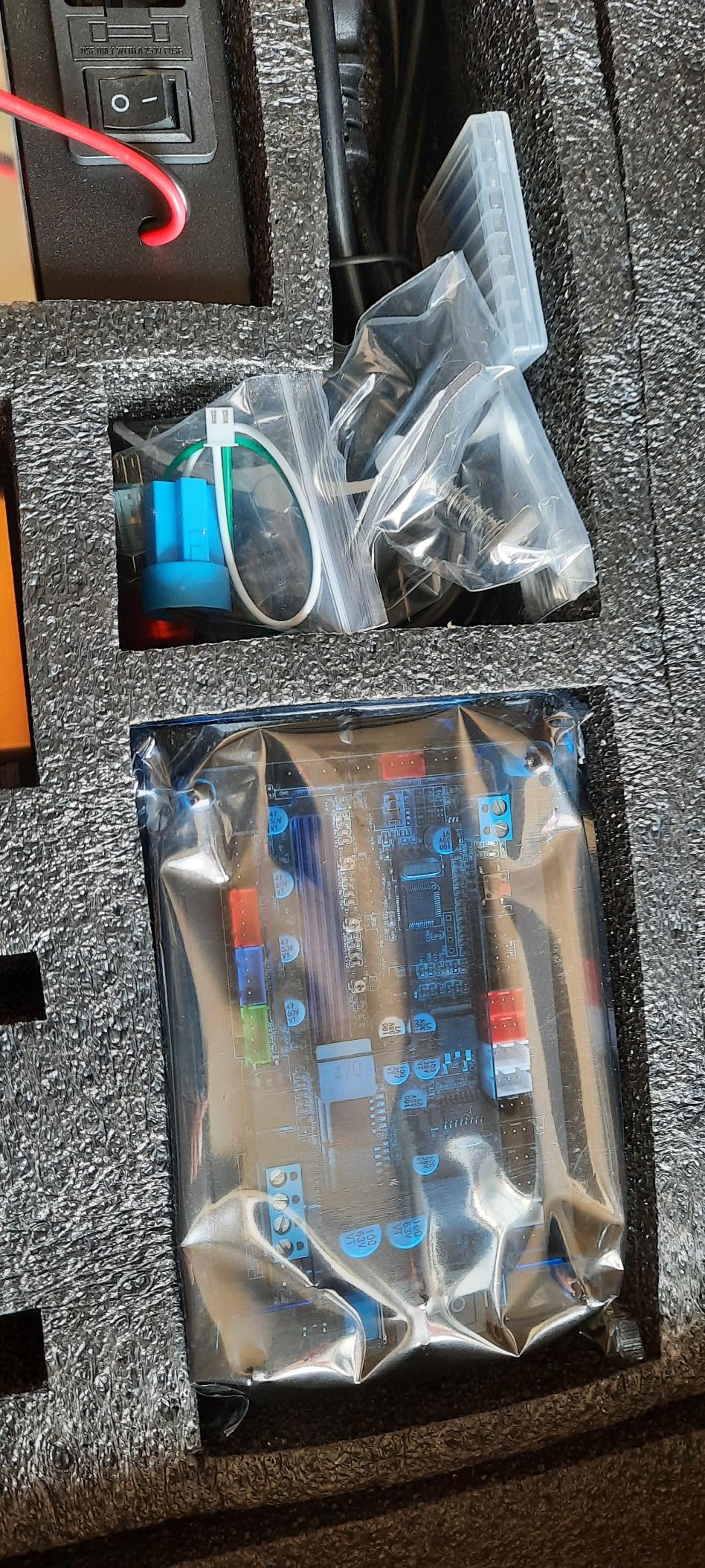 Lunyee 3018 Pro Ultra CNC Machine 500W All-Metal CNC Router Machine with Limit Switches and Emergency-Stop customer photo 1