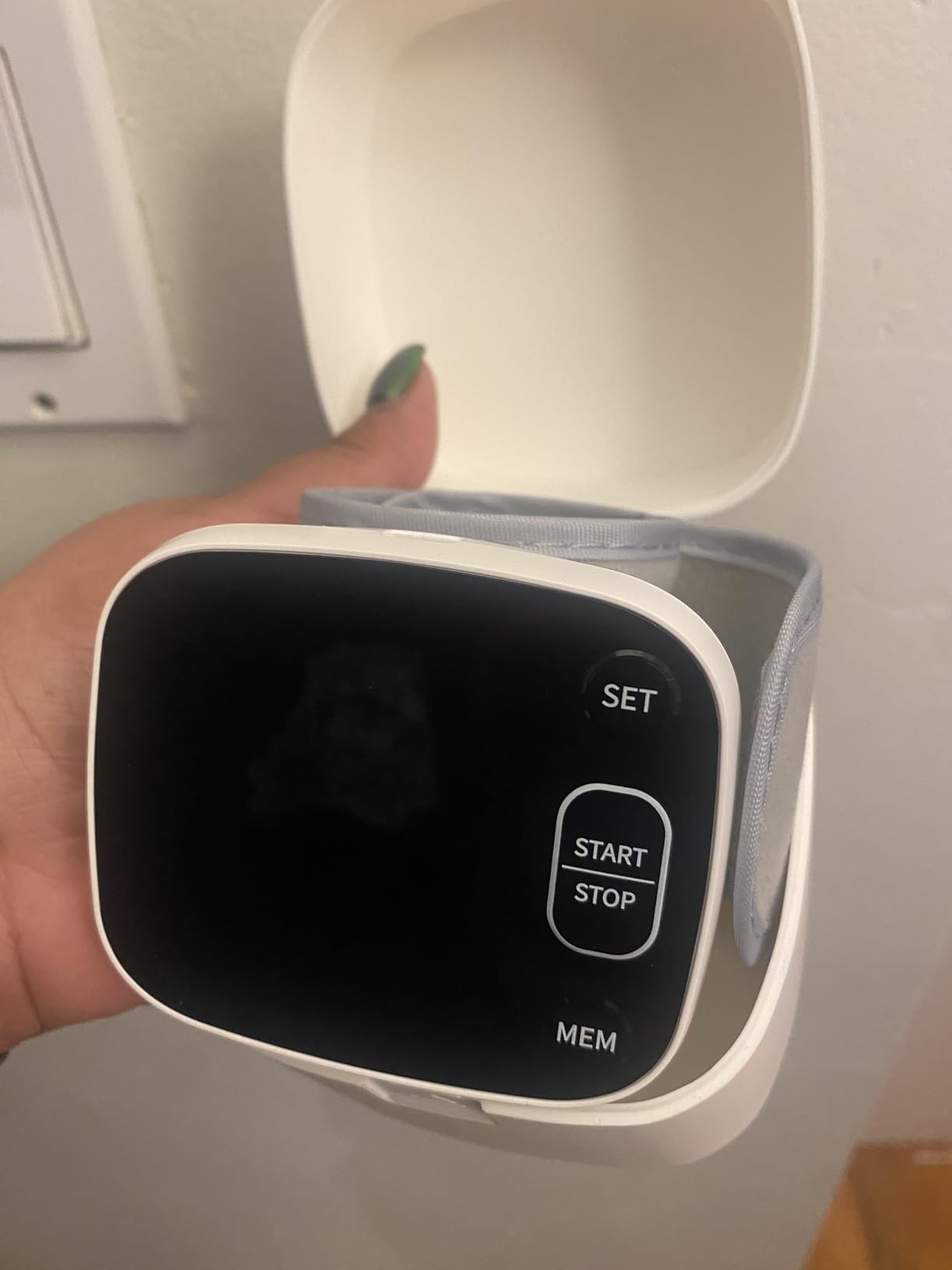 Oklar Blood Pressure Monitors for Home Use Rechargeable Wrist Digital BP Machine Cuff with LED Backlit Display, Voice Broadcast, 240 Memory Storage for 2 Users with Carrying Case customer photo 1