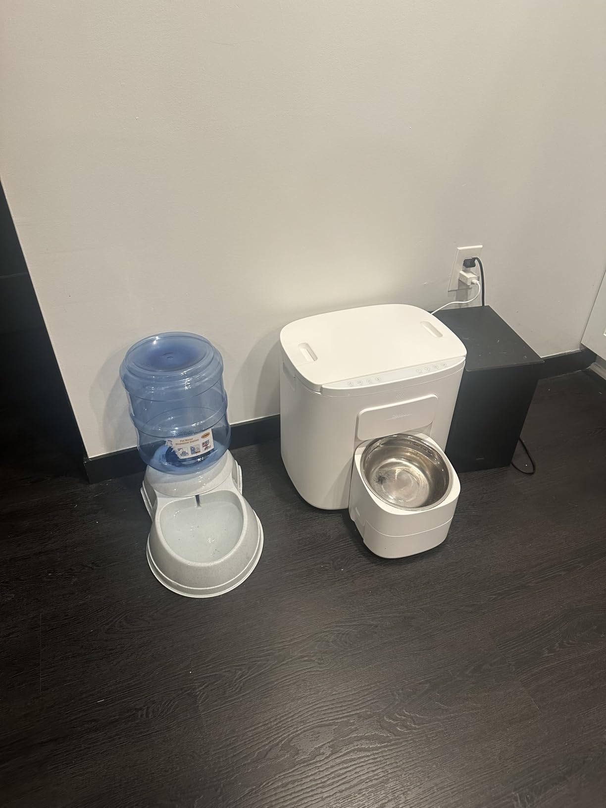 Automatic Dog Feeder for Large Breed, 15L/63Cups Vacuum-Sealed Timed Auto Pet Feeder 100% Fresh Airtight, Anti-Clog Pet Food Dispenser for 2-22mm Kibble, Portion Control, Voice Record, Dual Power customer photo 1