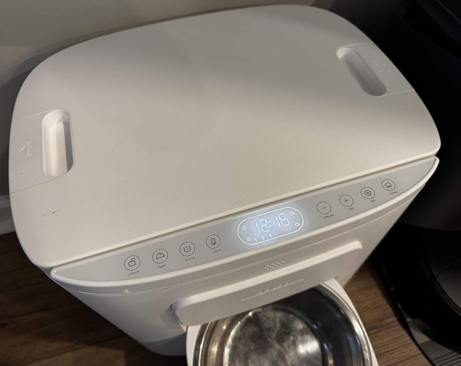 Automatic Dog Feeder for Large Breed, 15L/63Cups Vacuum-Sealed Timed Auto Pet Feeder 100% Fresh Airtight, Anti-Clog Pet Food Dispenser for 2-22mm Kibble, Portion Control, Voice Record, Dual Power customer photo 2