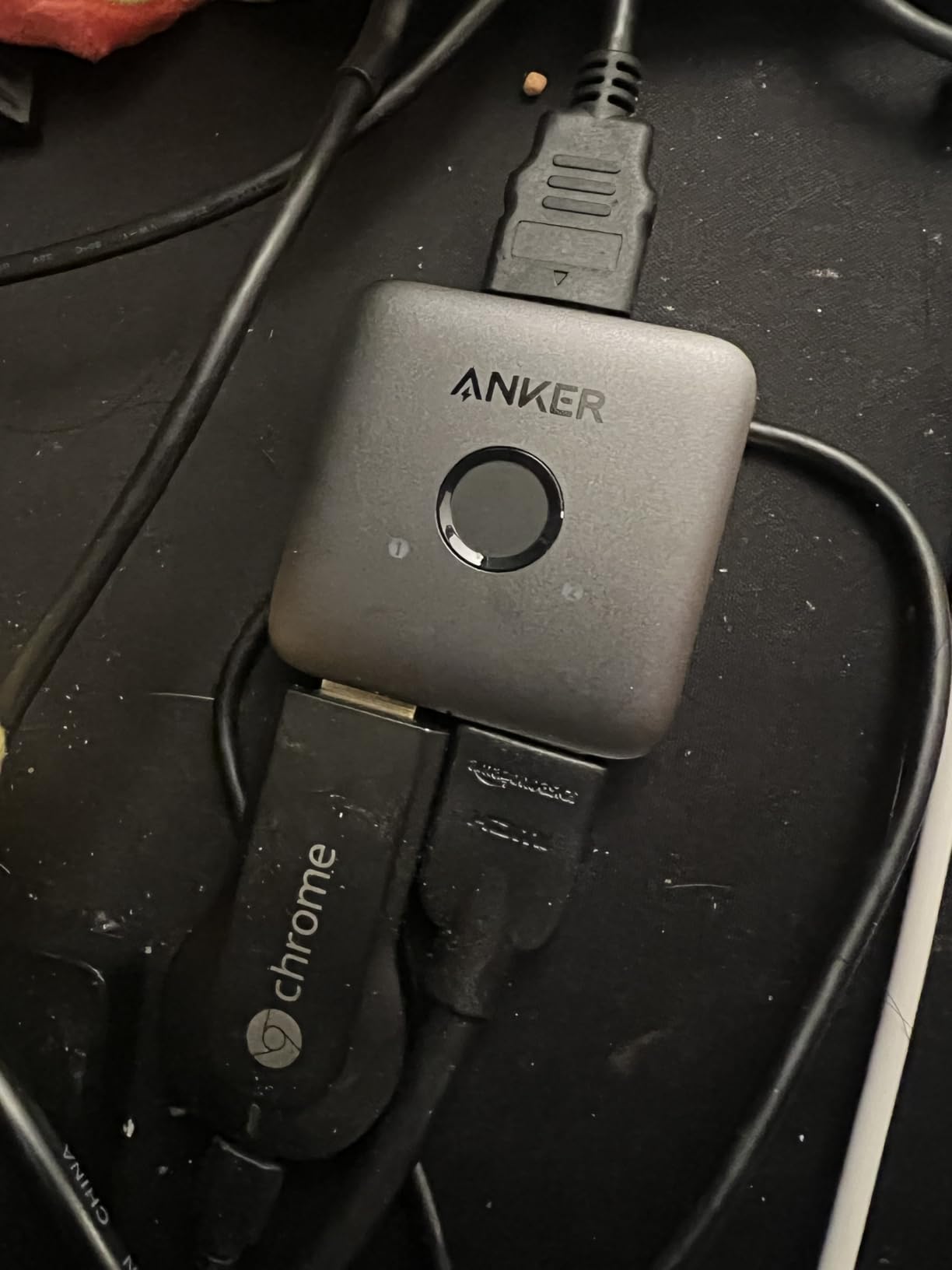 Anker HDMI Switch, 4K@60Hz HDMI Switcher, 2 in 1 Out with Smooth Finish, Supports HDR, 3D, Dolby, Compatible with Laptops, PC, Xbox Series, PS5 / PS4, Projector, and More customer photo 1