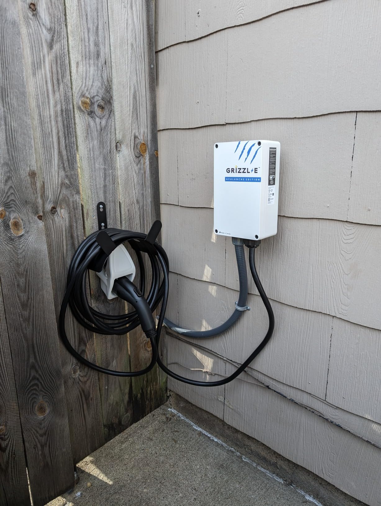 Grizzl-E Smart Level 2 EV Charger - 40 Amp, WiFi Enabled, NEMA 14-50, Extreme Edition customer photo 2