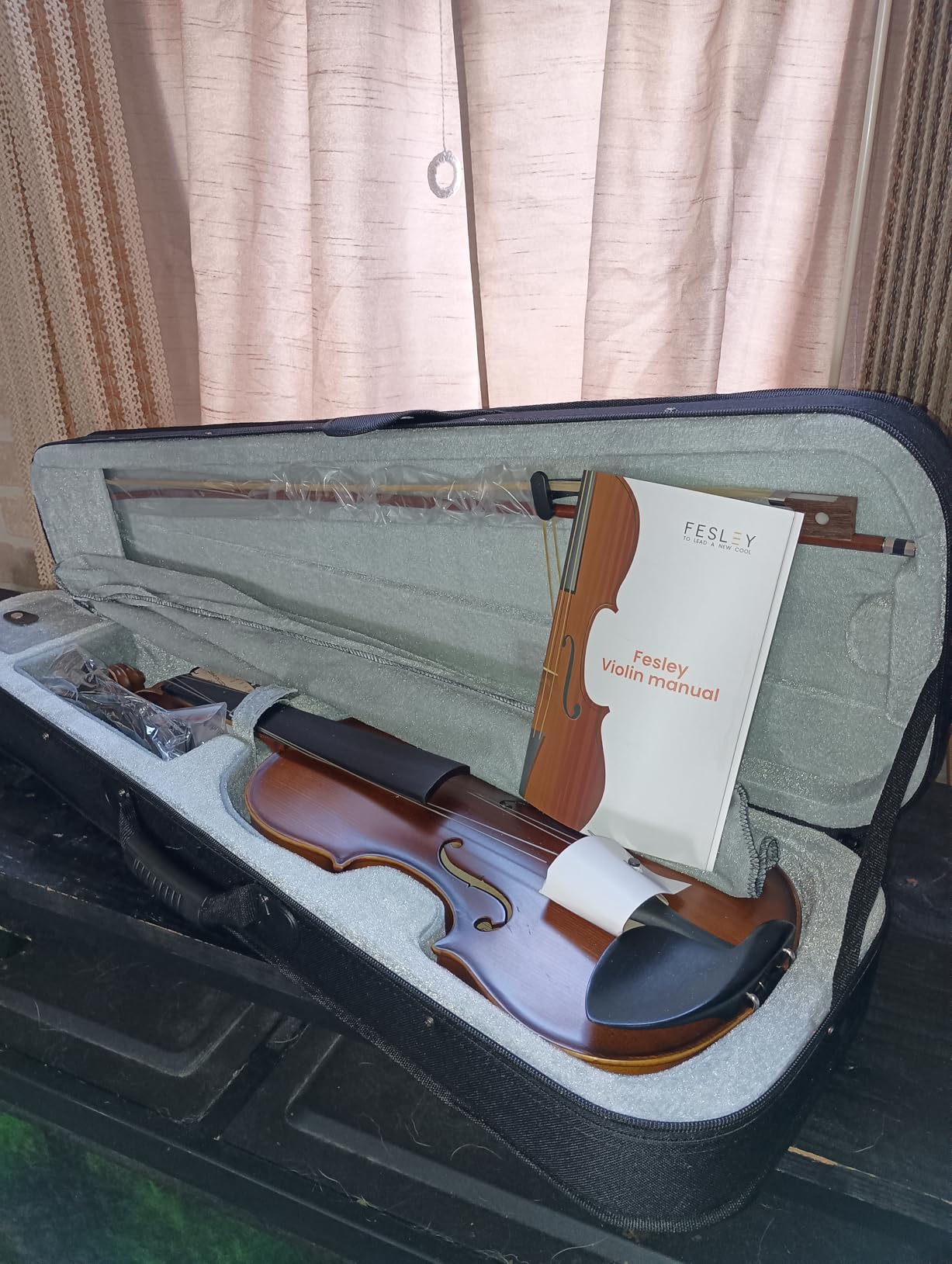 Fesley 4/4 Violin Fiddle Full Set: Matt Violin Kit for Beginners, Acoustic Violin with Hard Case, Solidwood Hand Made Starter Kit with Bow, Shoulder Rest, Tuner, Extra Strings customer photo 2