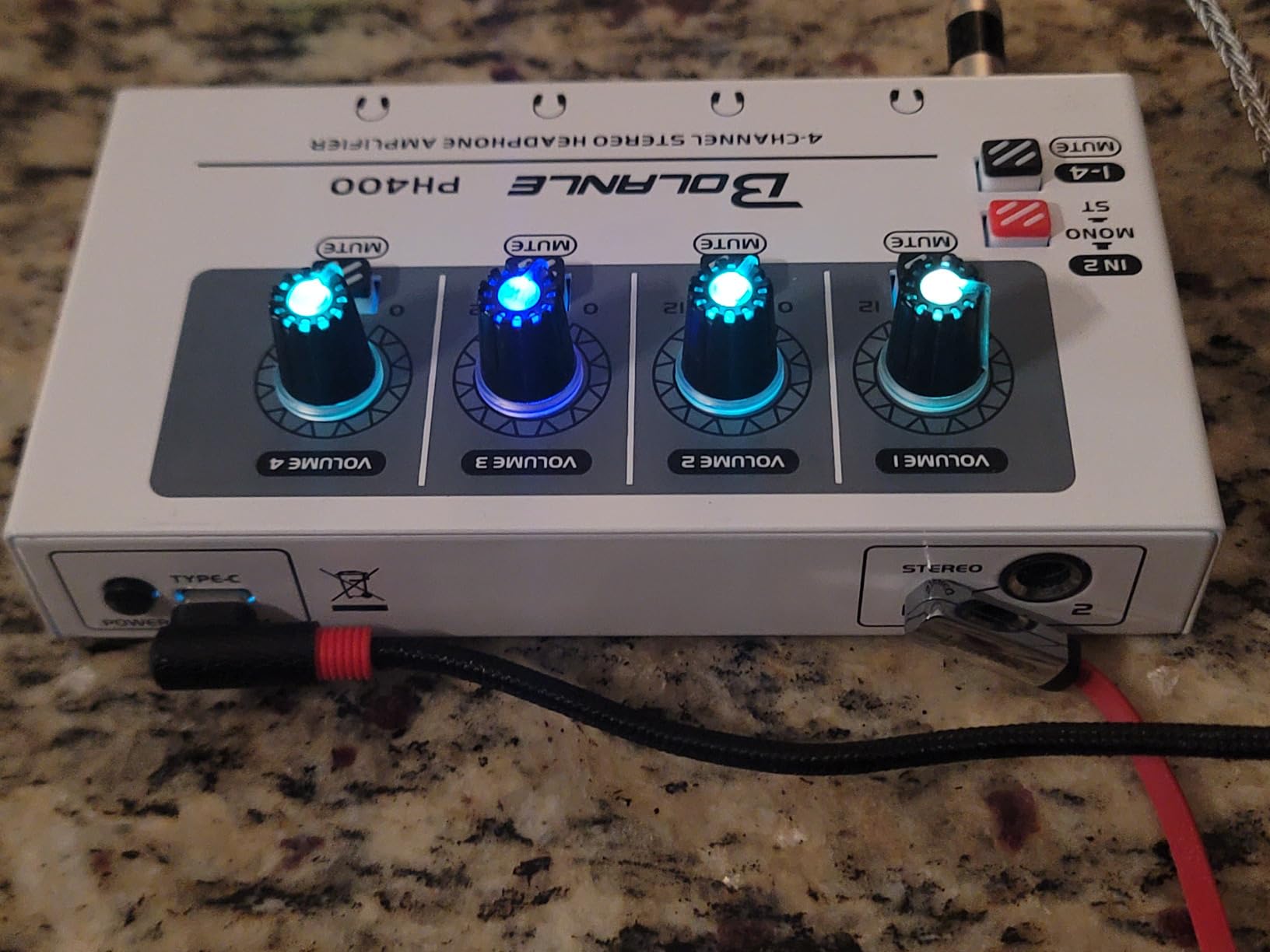 Bolanle PH400 4-Channel Headphone Amplifier with High Output Power, 8-Output Headphone Splitter (4x 3.5mm & 4x 6.35mm), Mono/Stereo Switch,Drives up to 250Ω Headphones for Studio, Band, Home Recording customer photo 1