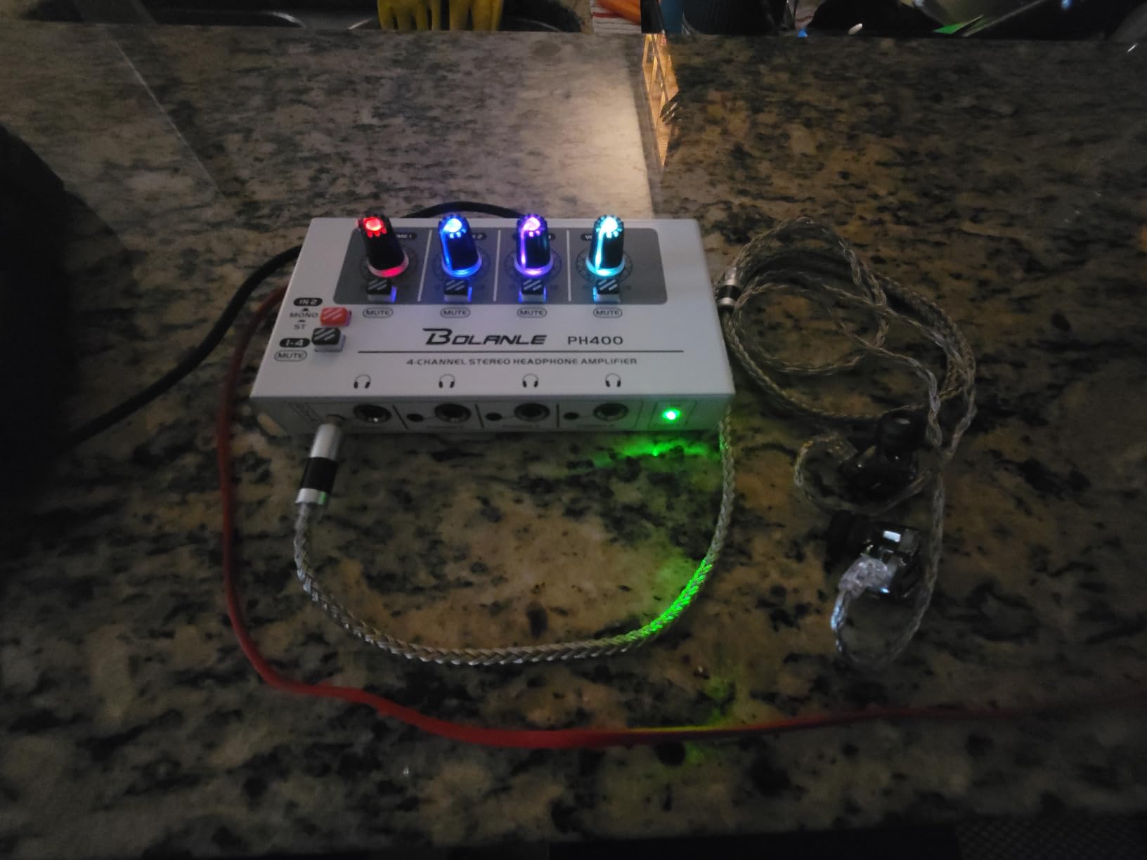 Bolanle PH400 4-Channel Headphone Amplifier with High Output Power, 8-Output Headphone Splitter (4x 3.5mm & 4x 6.35mm), Mono/Stereo Switch,Drives up to 250Ω Headphones for Studio, Band, Home Recording customer photo 2